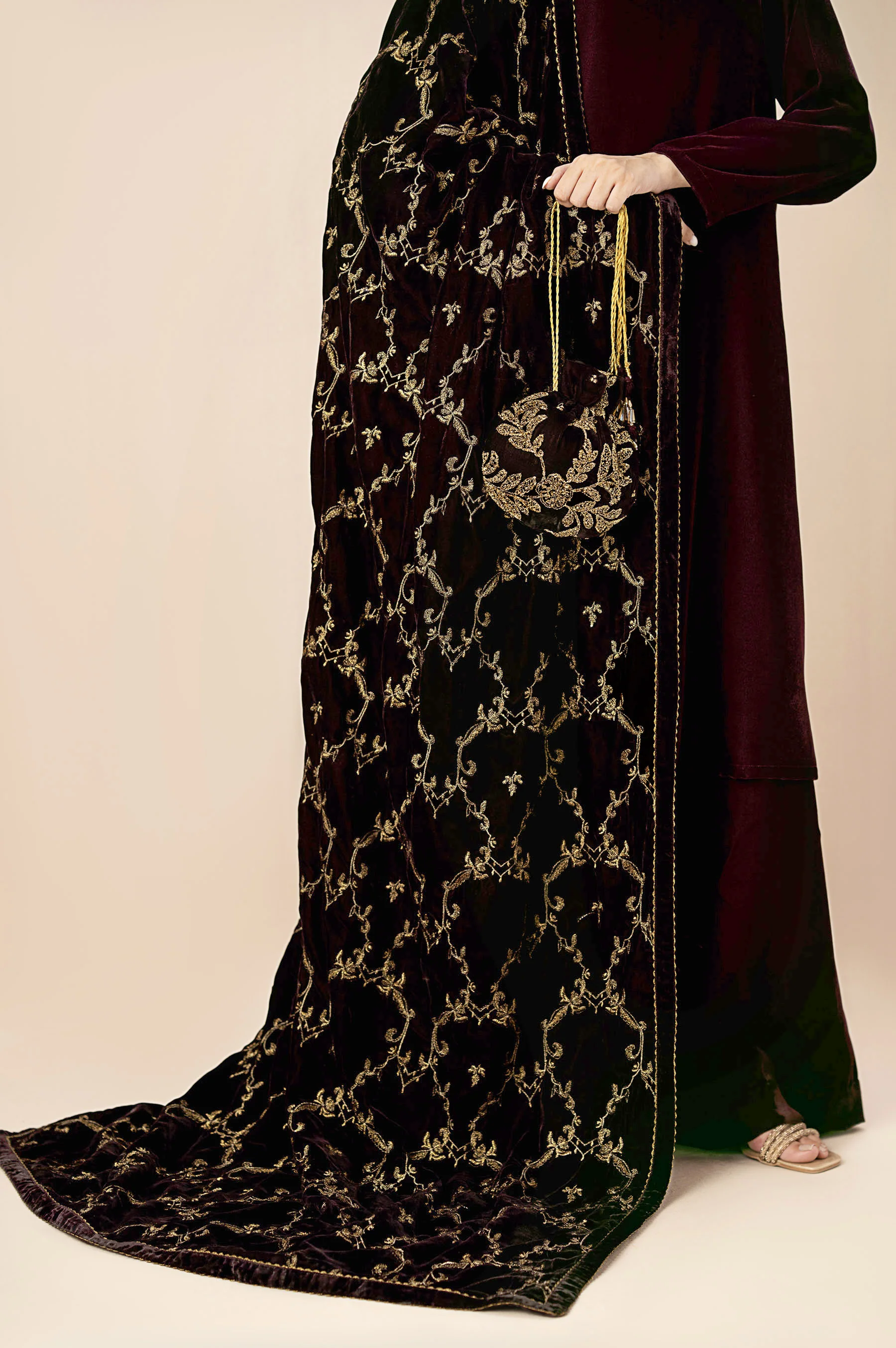 EMBROIDERED SHAWL - Image 2