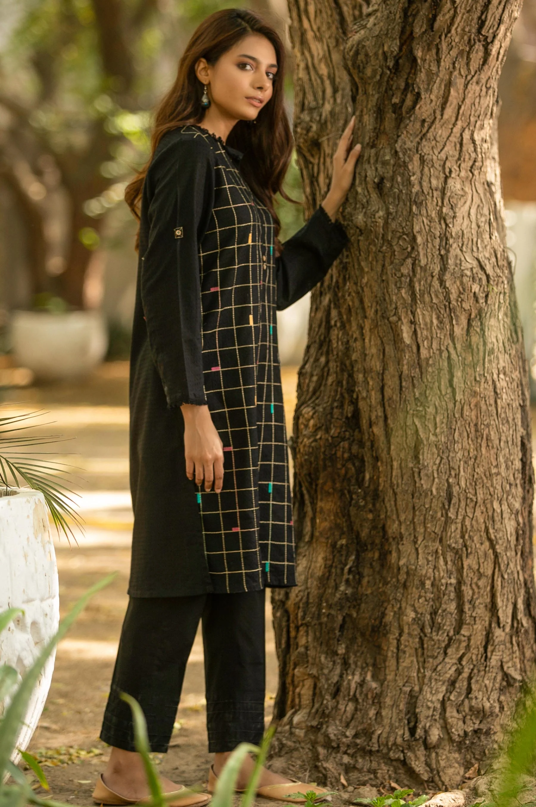 Stitched 1 Piece Embroidered Shirt - Black - Image 3