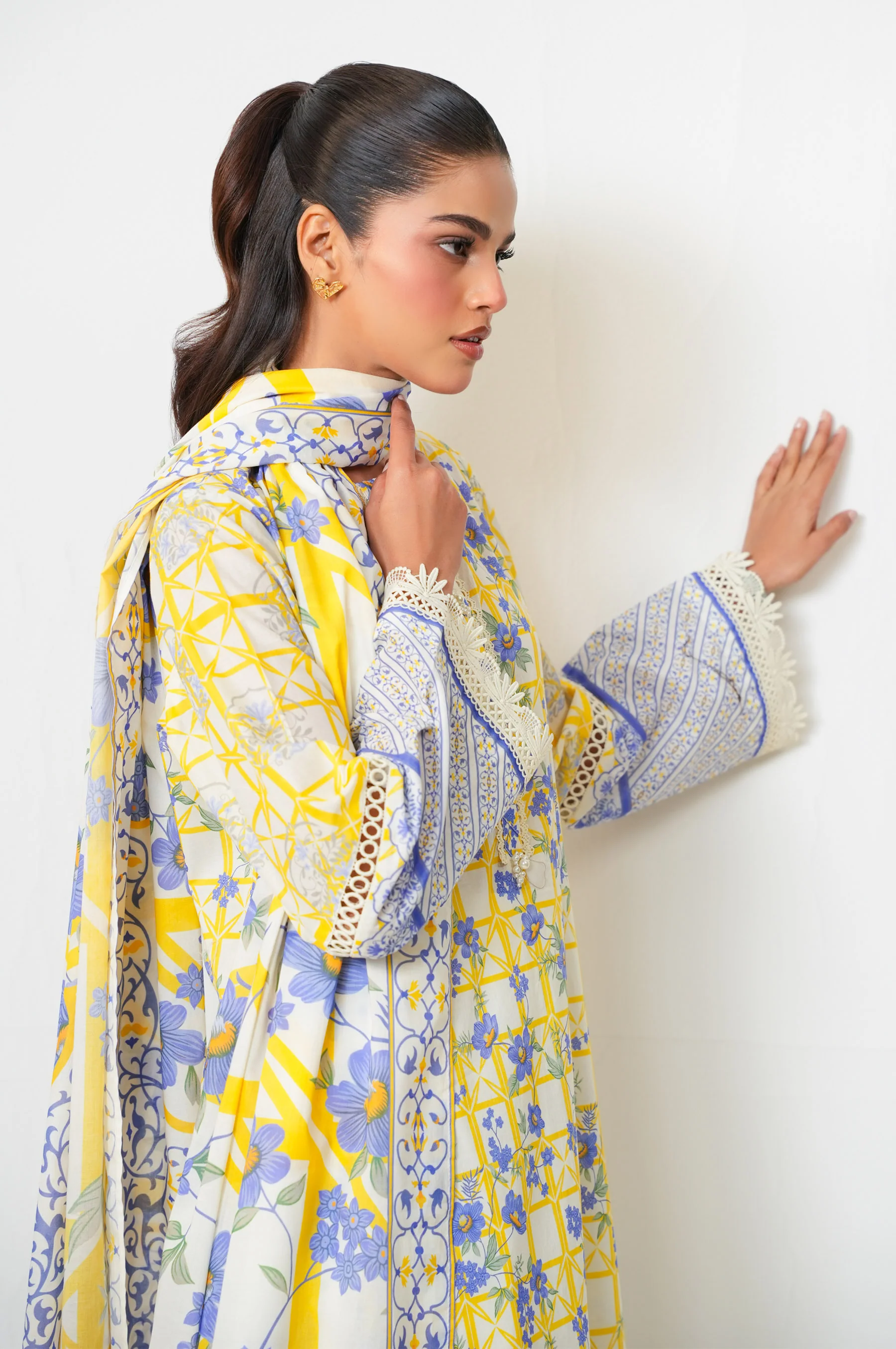 PRINTED LAWN STITCHED DUPATTA (FACTORY E-OUTLET) - Image 3