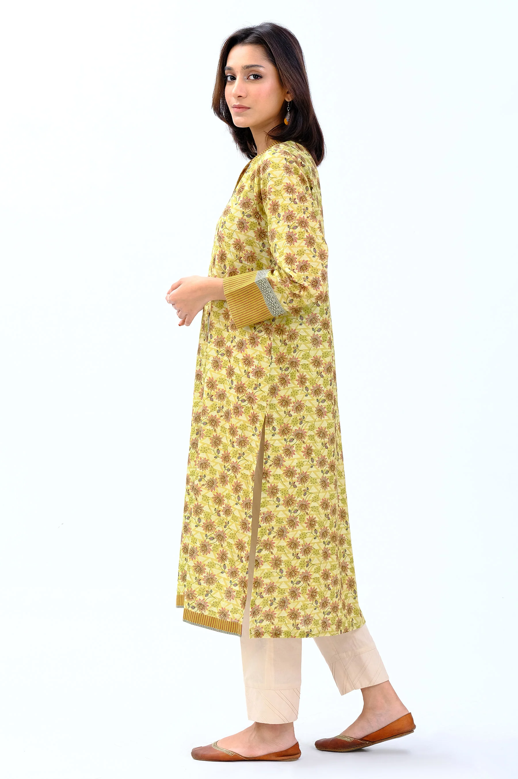 Stitched 1 Piece Printed Khaddar Shirt - Image 4