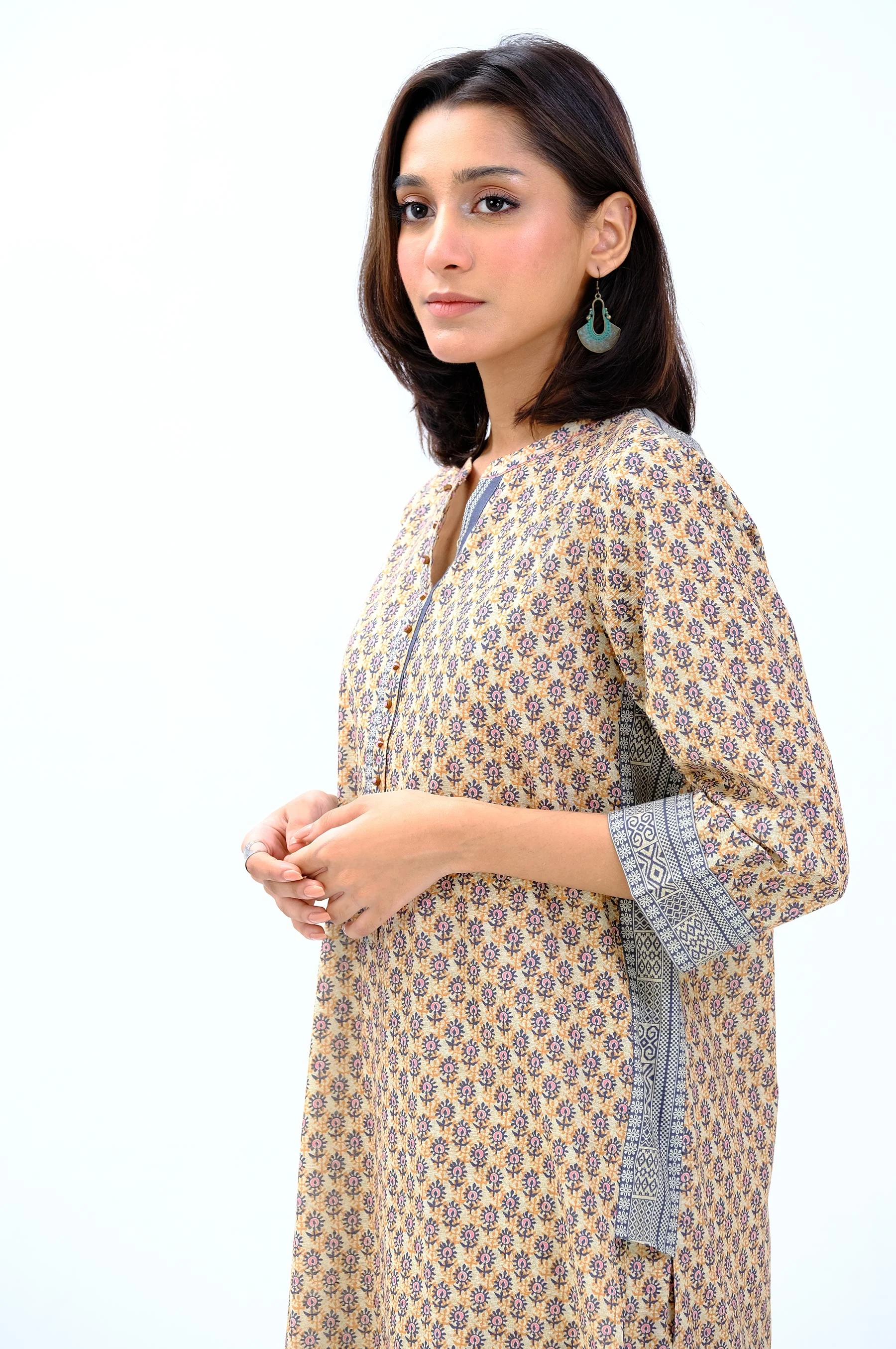 Stitched 1 Piece Printed Khaddar Shirt - Image 5