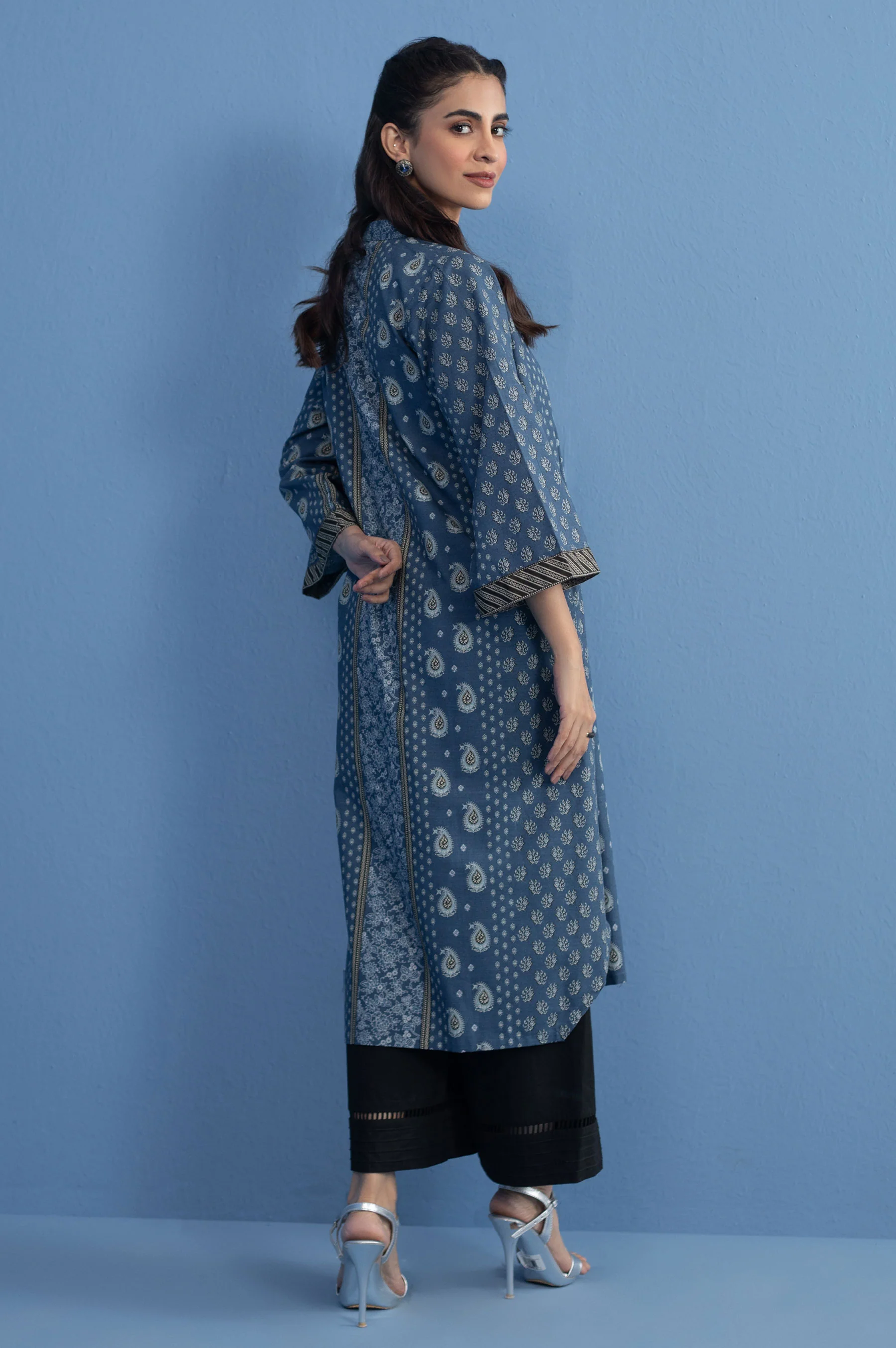 Stitched 1 Piece Printed Khaddar Shirt - Image 2