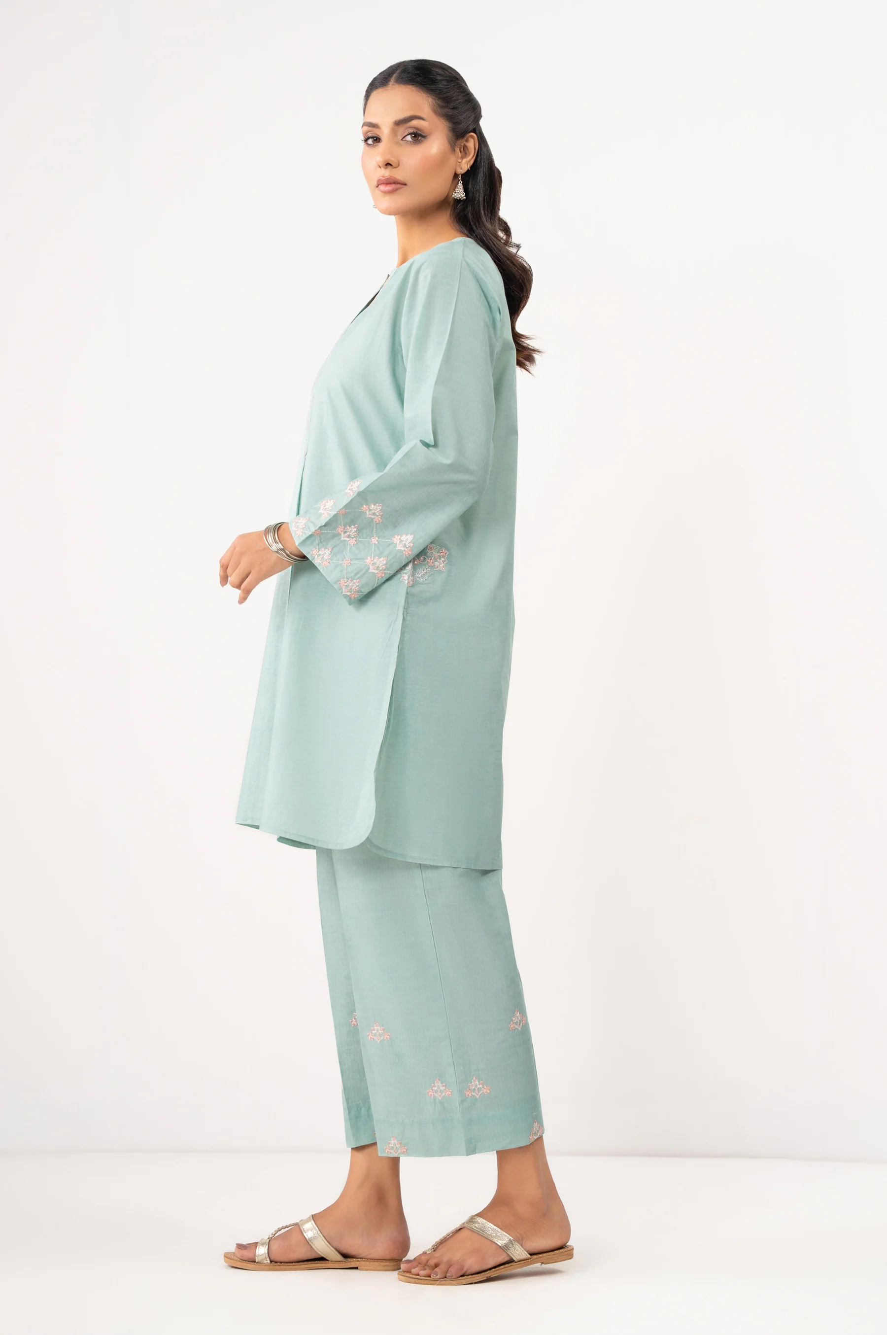 EMBROIDERED SLUB LAWN STITCHED SHIRT - Image 3