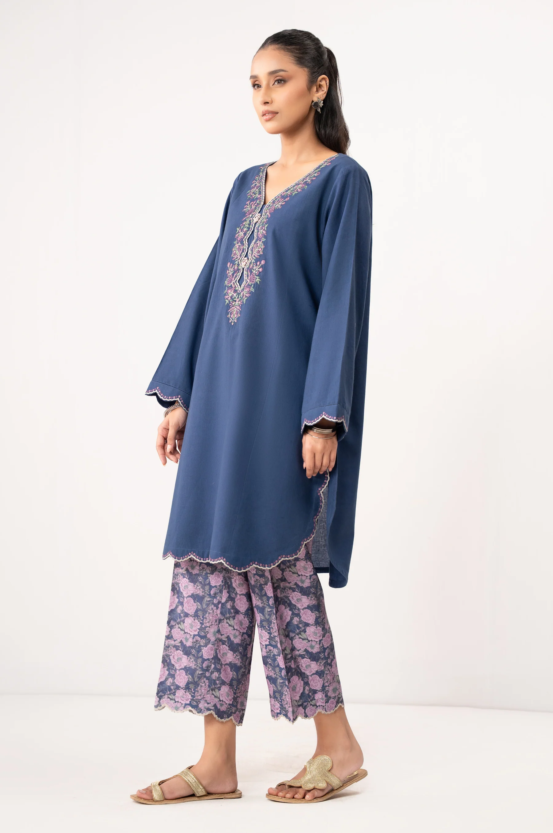 STITCHED EMBROIDERED CAMBRIC SUIT - Image 4