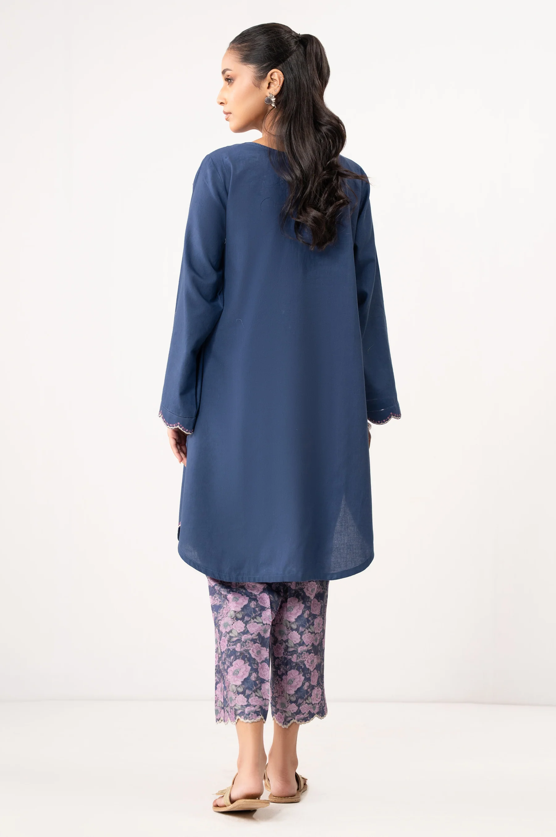 STITCHED EMBROIDERED CAMBRIC SUIT - Image 5