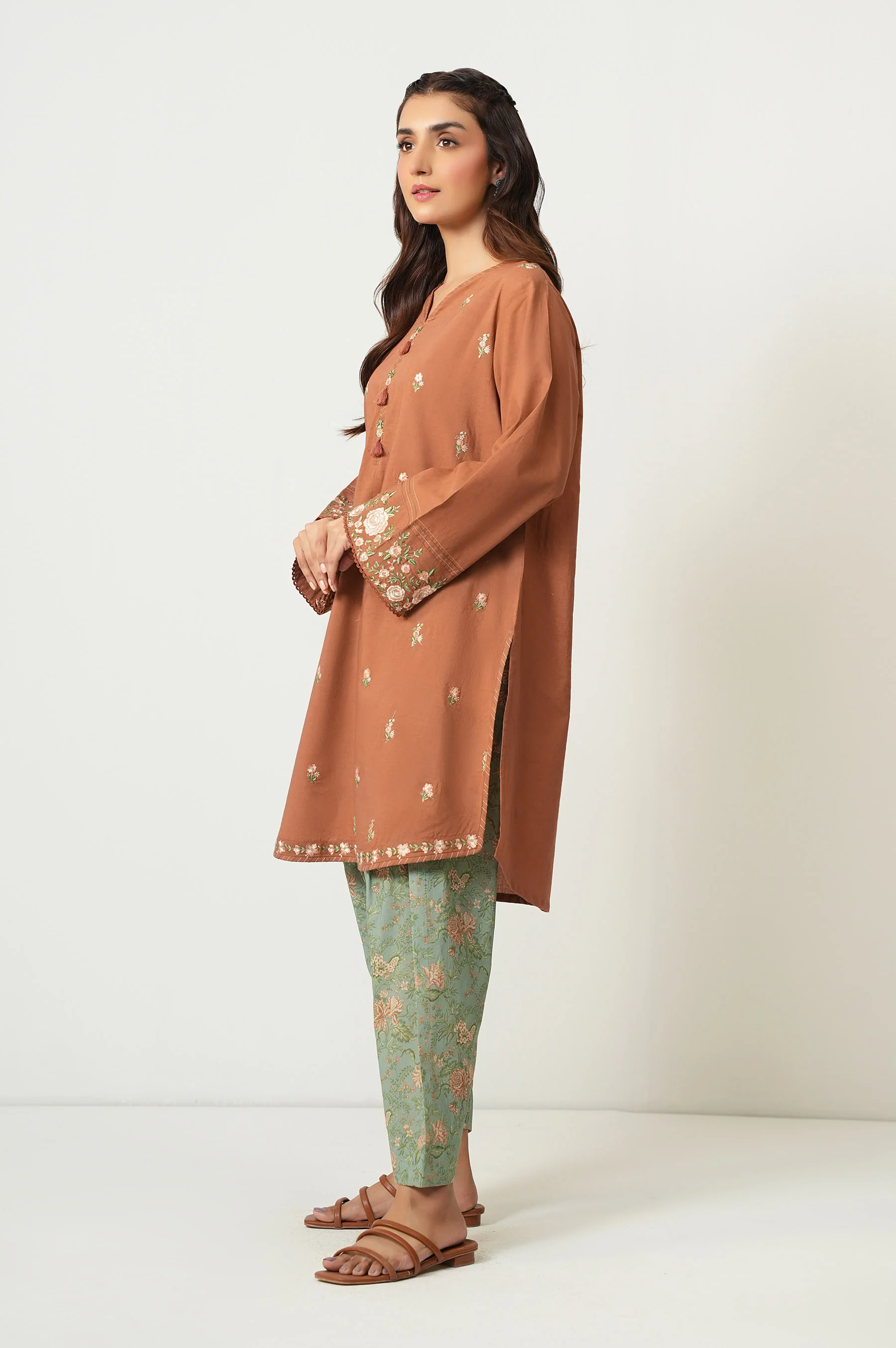 STITCHED EMBROIDERED CAMBRIC SHIRT BOTTOM - Image 5