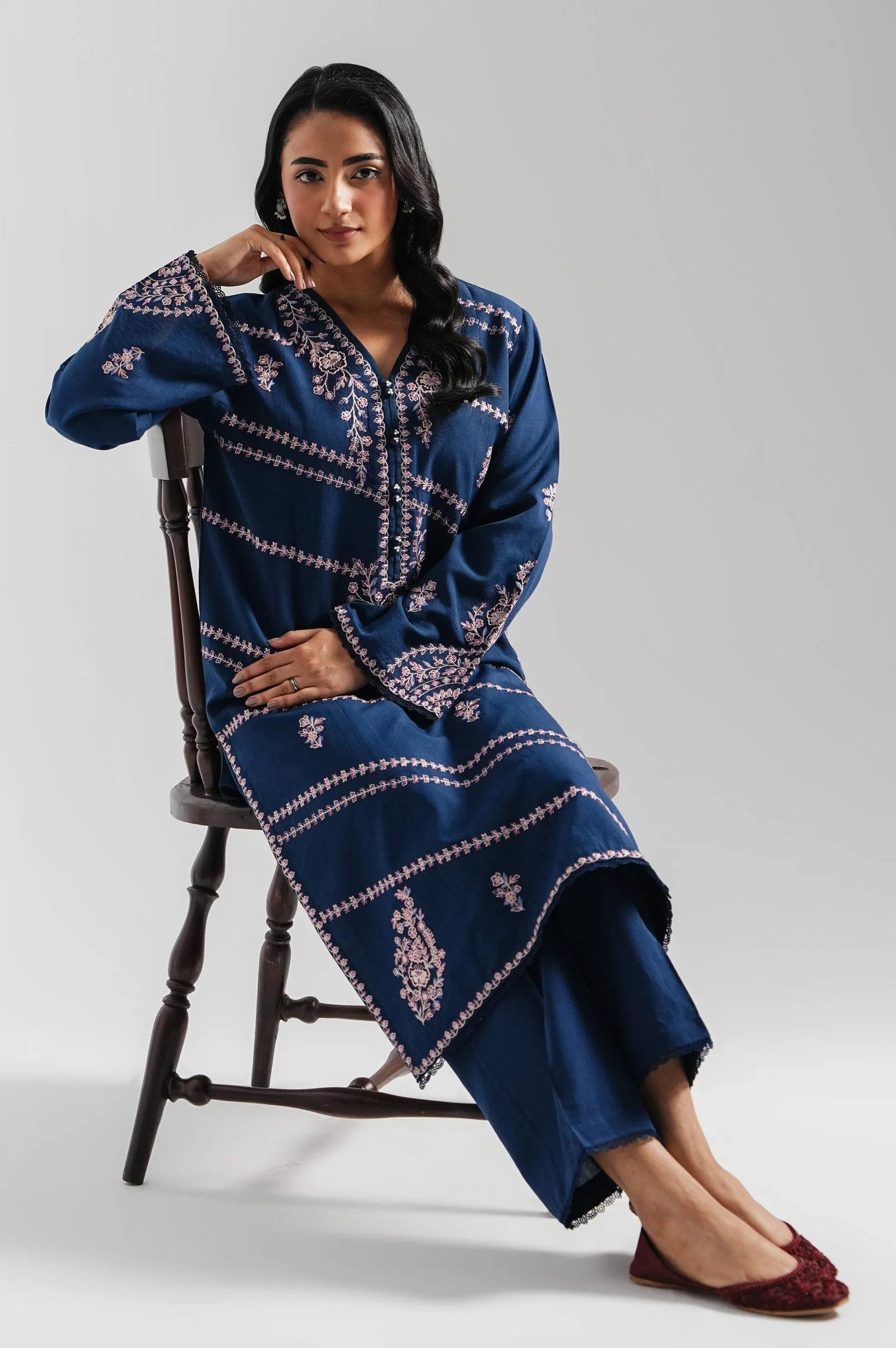 STITCHED EMBROIDERED COTTON LINEN VISCOSE SHIRT BOTTOM - Image 3