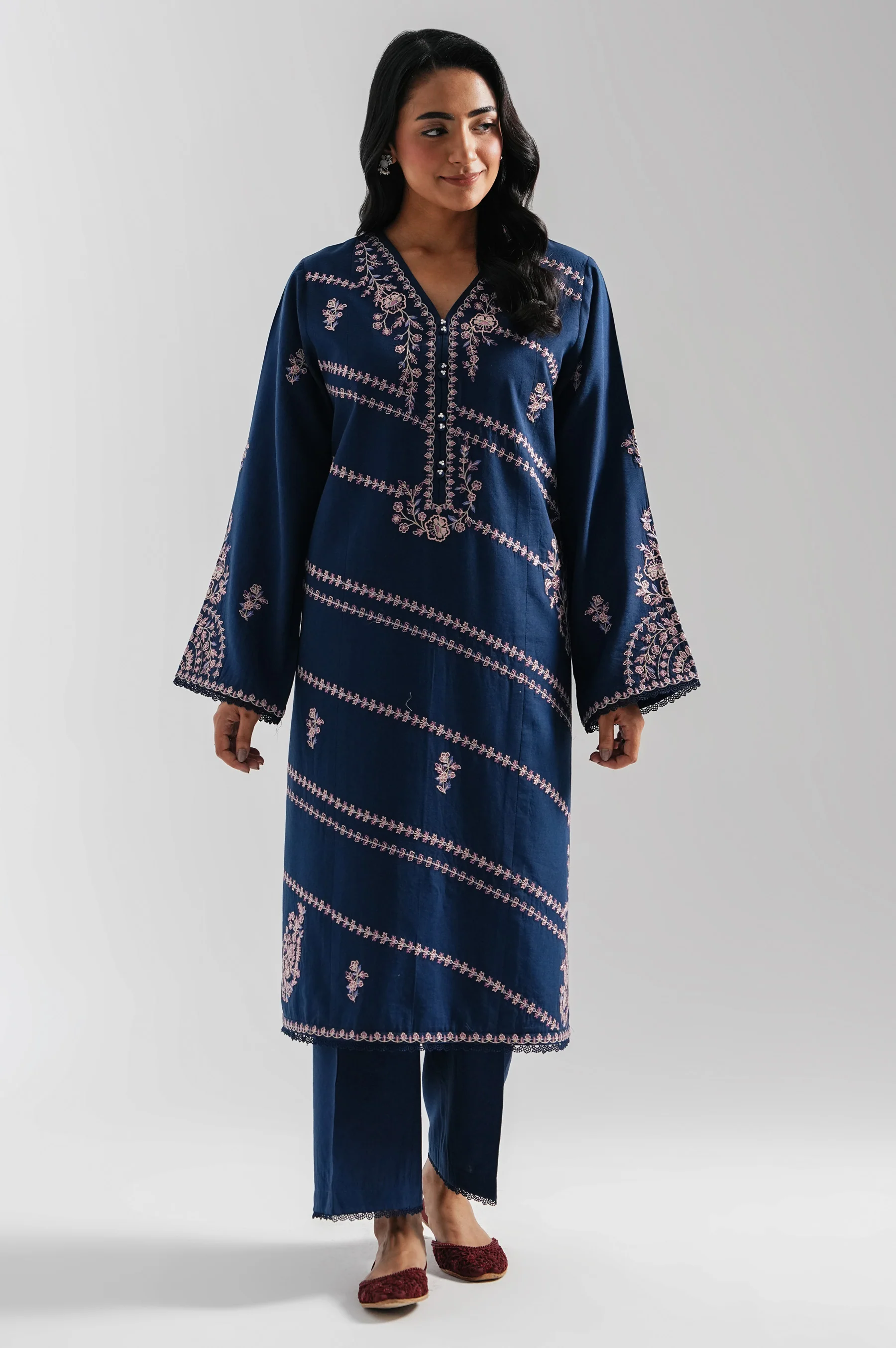 STITCHED EMBROIDERED COTTON LINEN VISCOSE SHIRT BOTTOM - Image 6