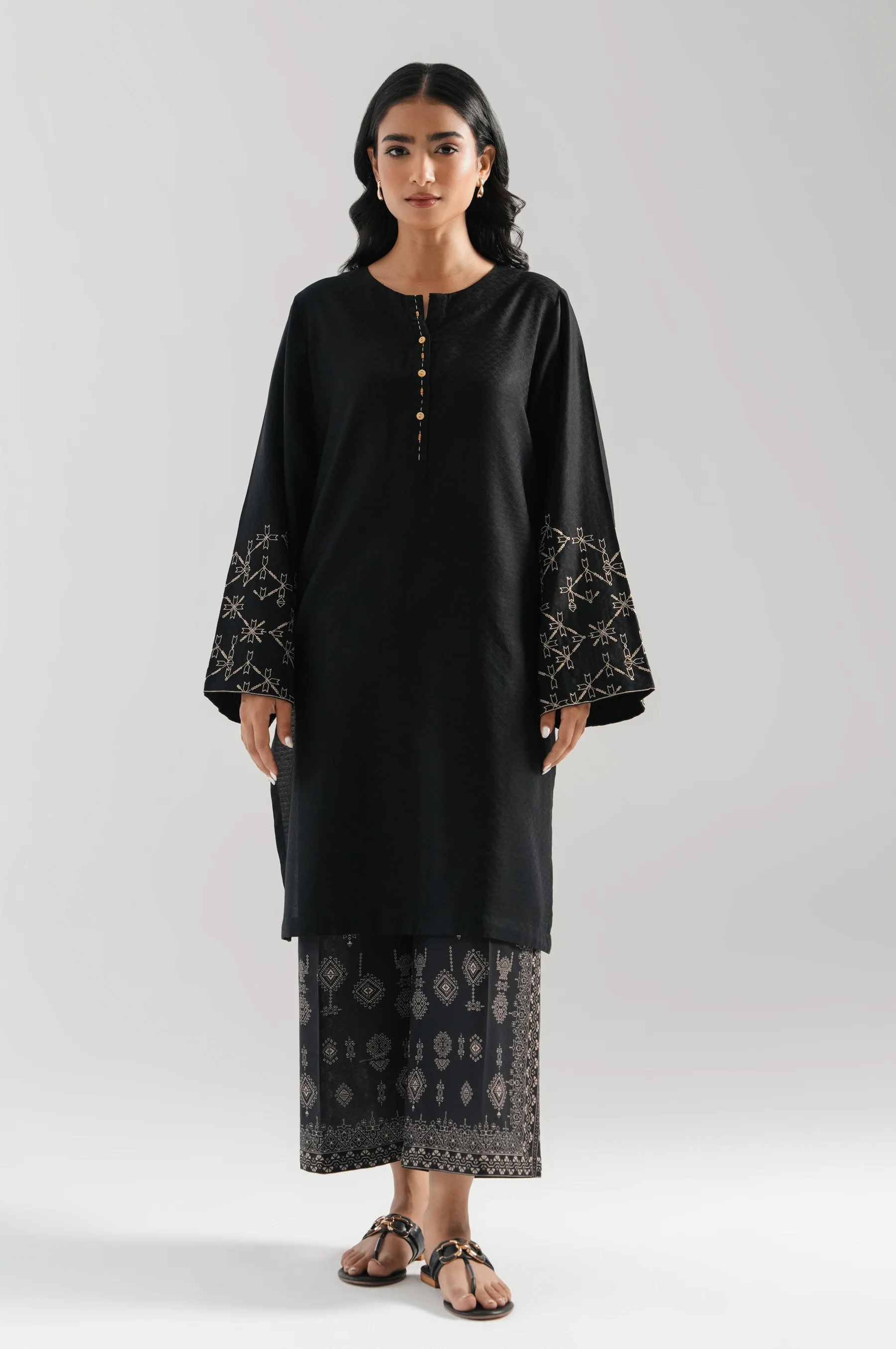 STITCHED EMBROIDERED DOBBY SHIRT BOTTOM - Image 2