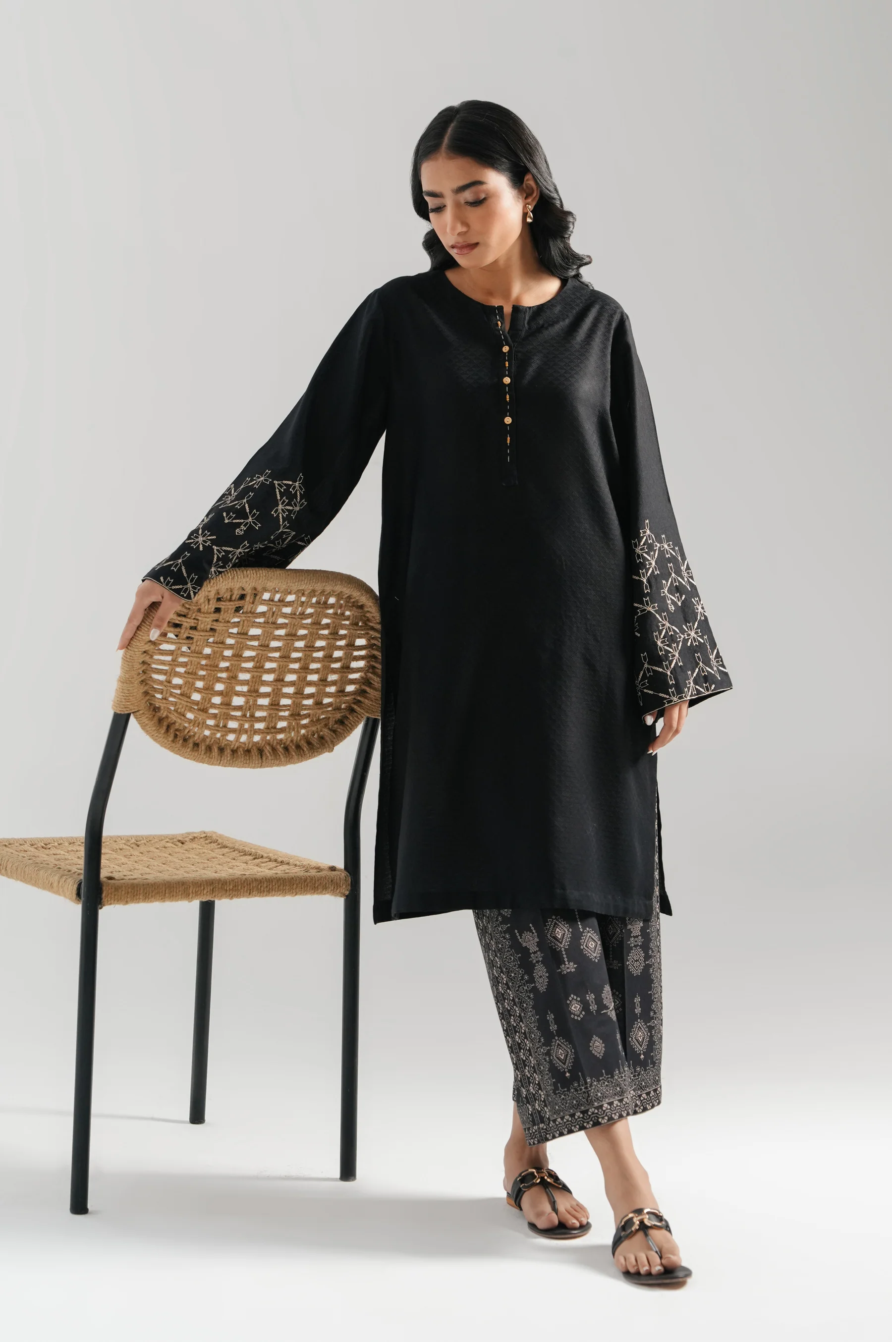 STITCHED EMBROIDERED DOBBY SHIRT BOTTOM - Image 3