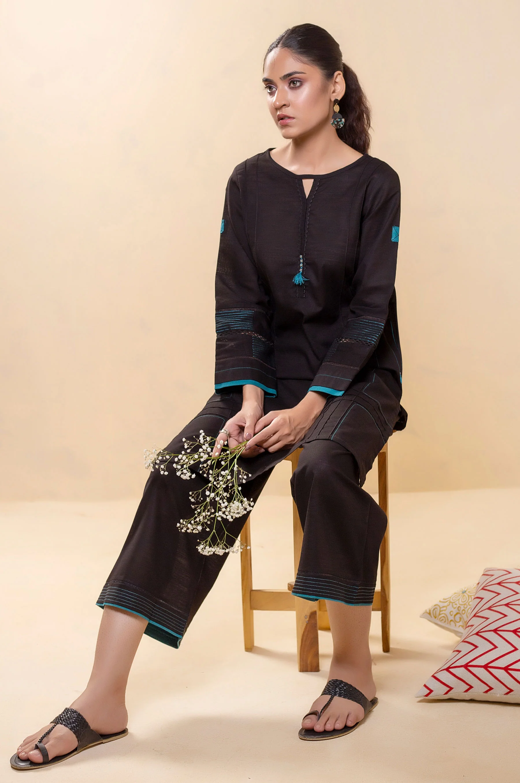 Stitched 2 Piece Embellished Khaddar Suit - Image 4