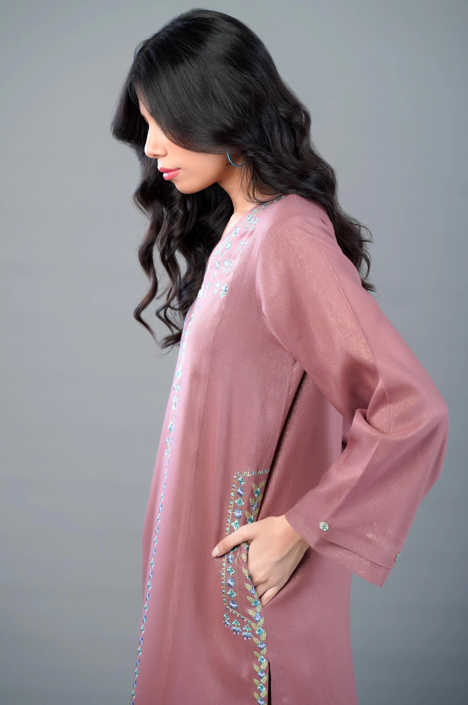 Stitched 2 Piece Embroidered Zari Acrylic Suit - Image 3