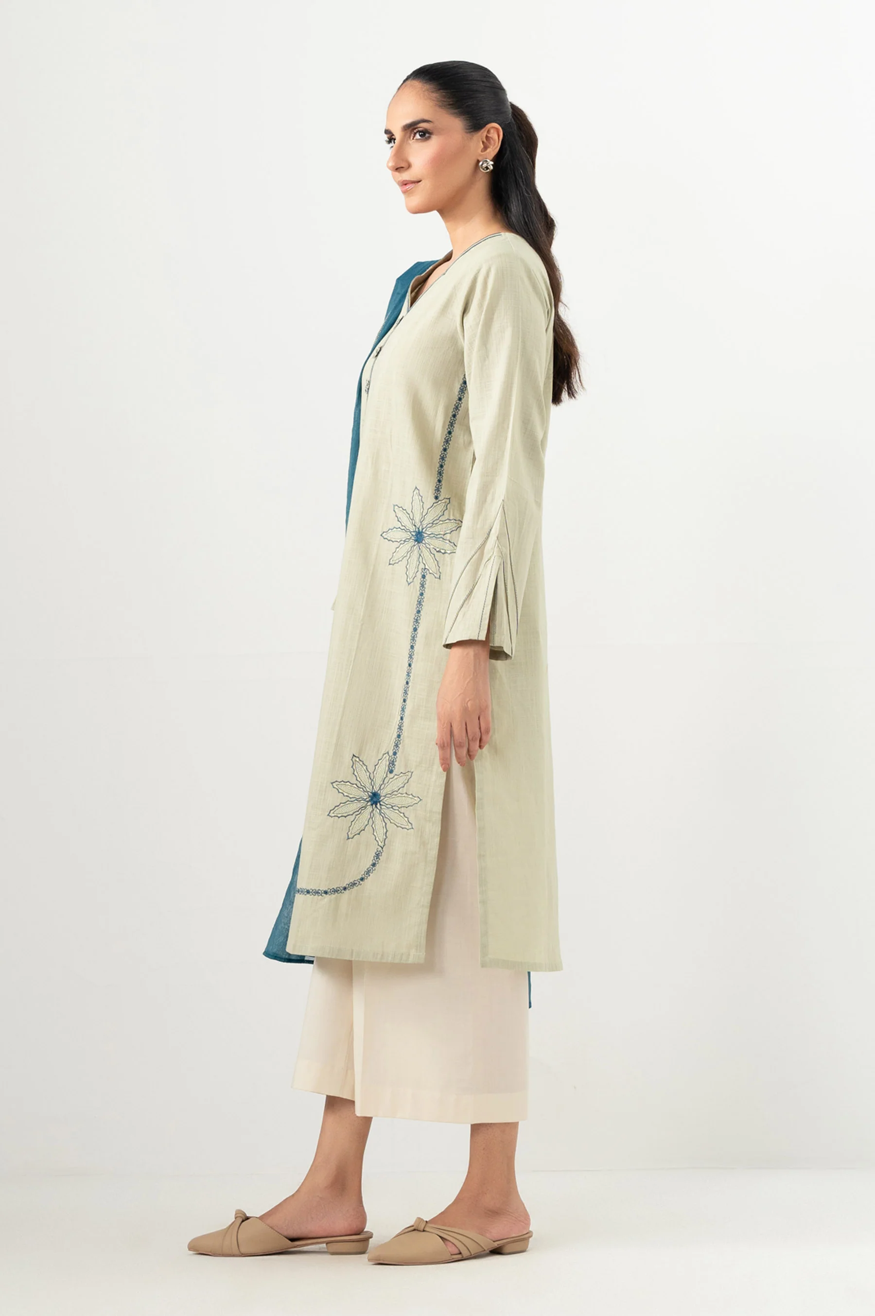 Stitched 2 Piece Embroidered Both Side Slub Shirt & Dupatta - Image 4