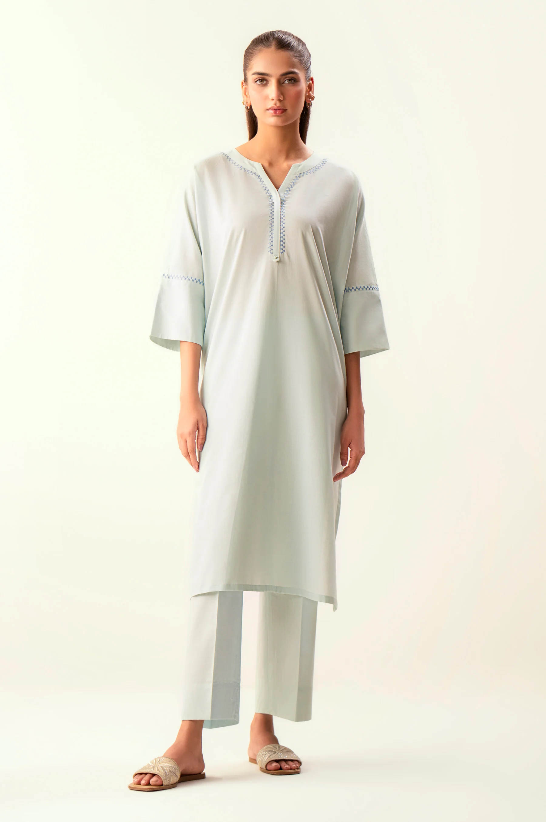 EMBROIDERED SUIT - Image 3