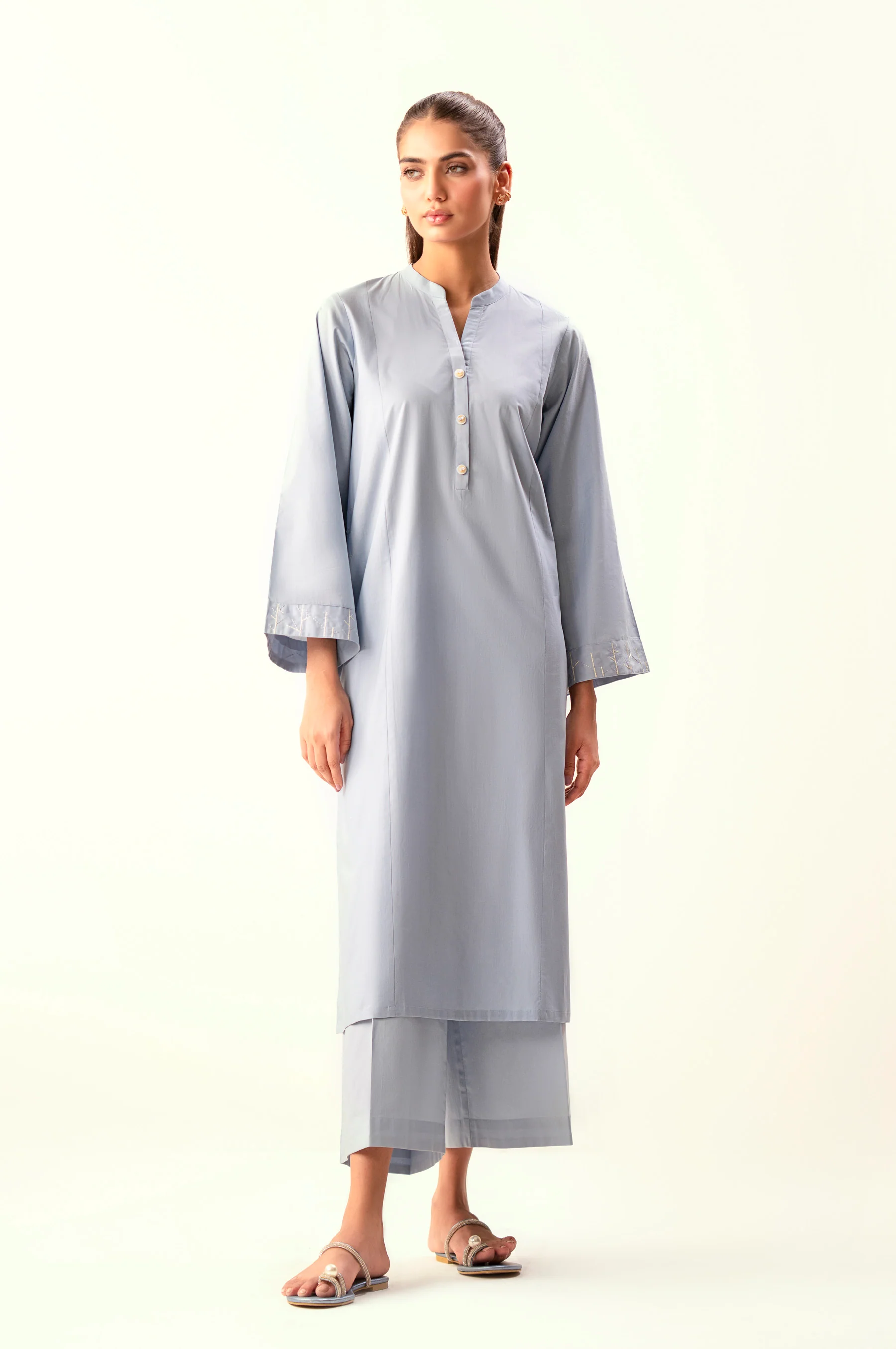 EMBROIDERED SUIT - Image 2