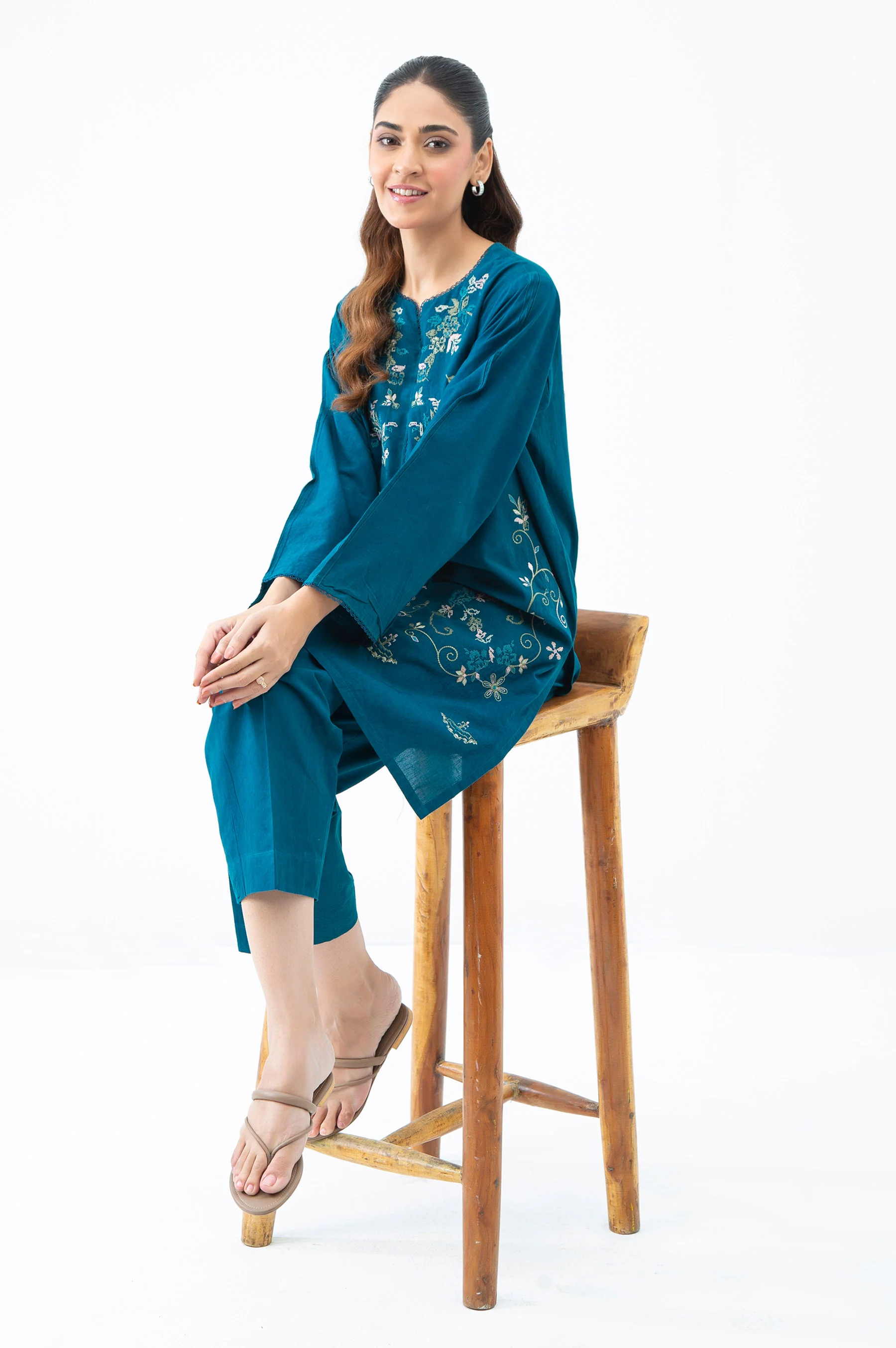STITCHED EMBROIDERED CAMBRIC SHIRT BOTTOM - Image 6