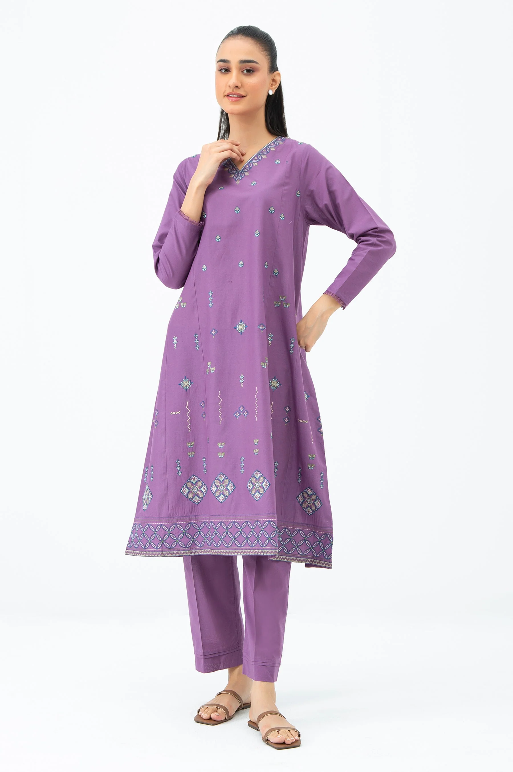 STITCHED EMBROIDERED CAMBRIC SHIRT BOTTOM (FACTORY E-OUTLET) - Image 3