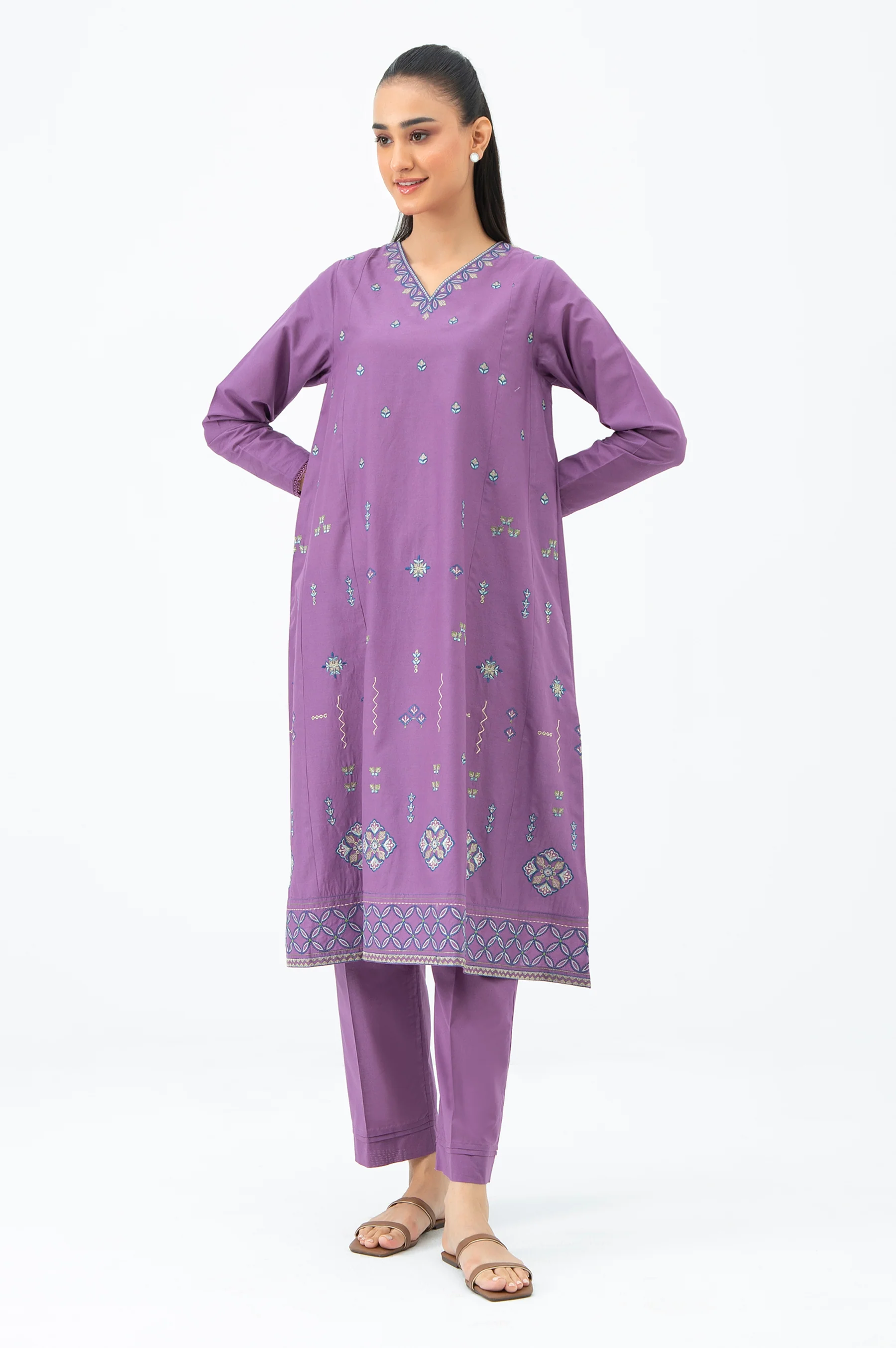 STITCHED EMBROIDERED CAMBRIC SHIRT BOTTOM - Image 2