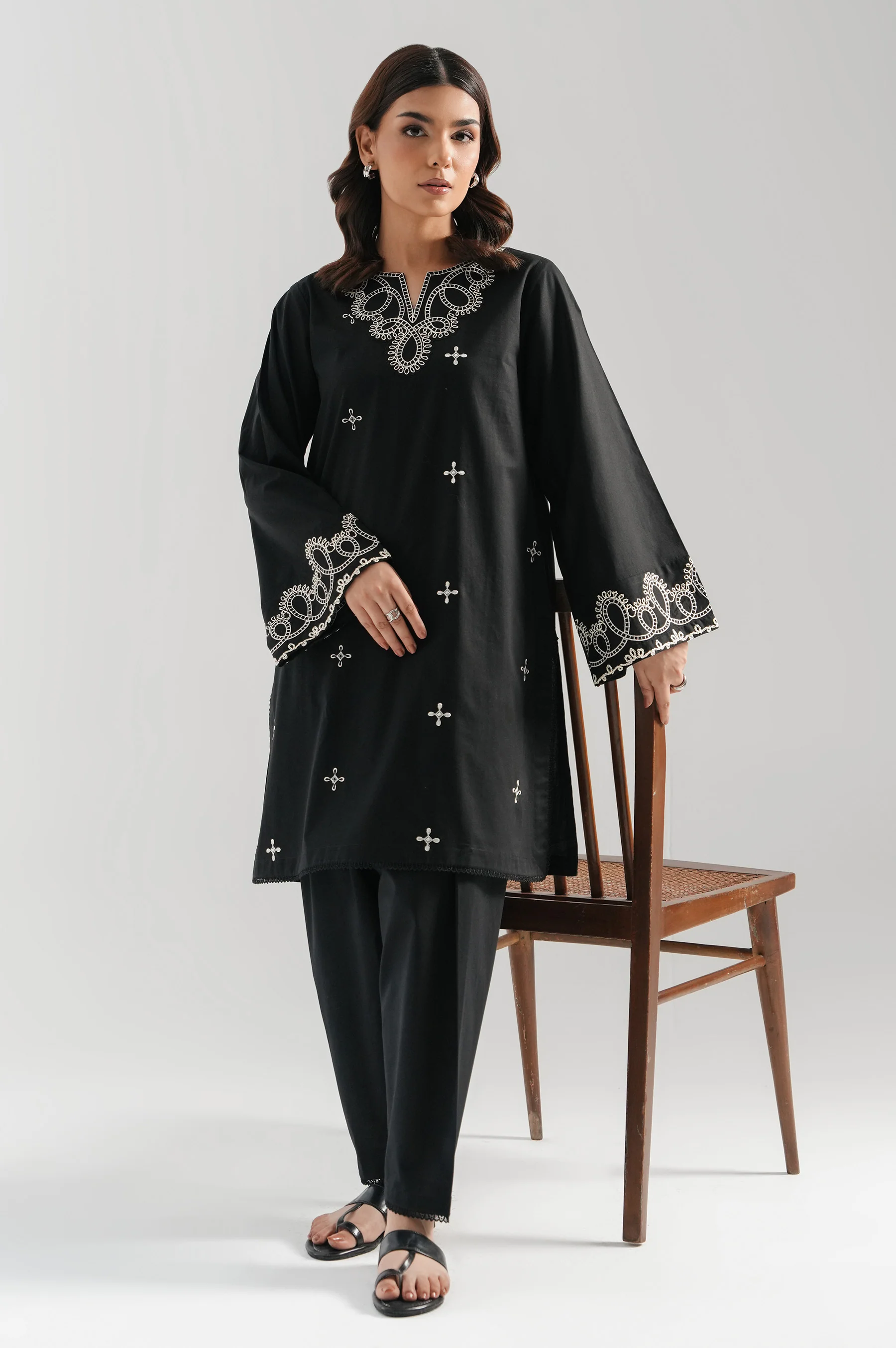 STITCHED EMBROIDERED CAMBRIC SHIRT BOTTOM