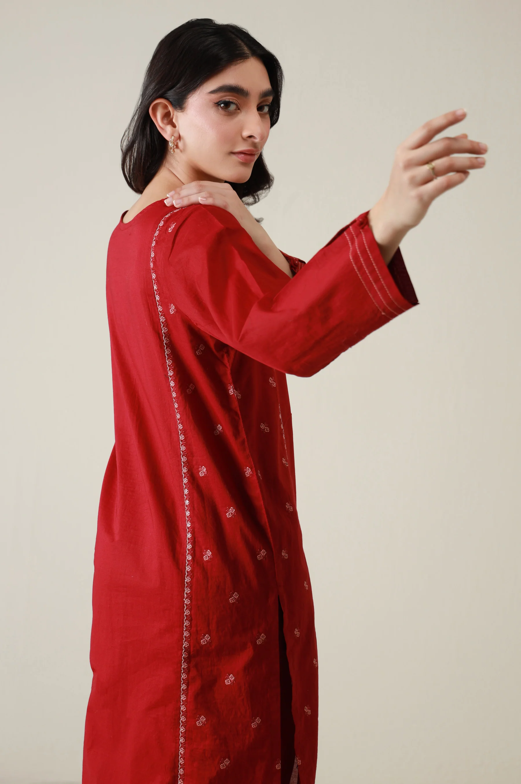 Sticthed 2 Piece Embroidered Cambric Suit - Image 6