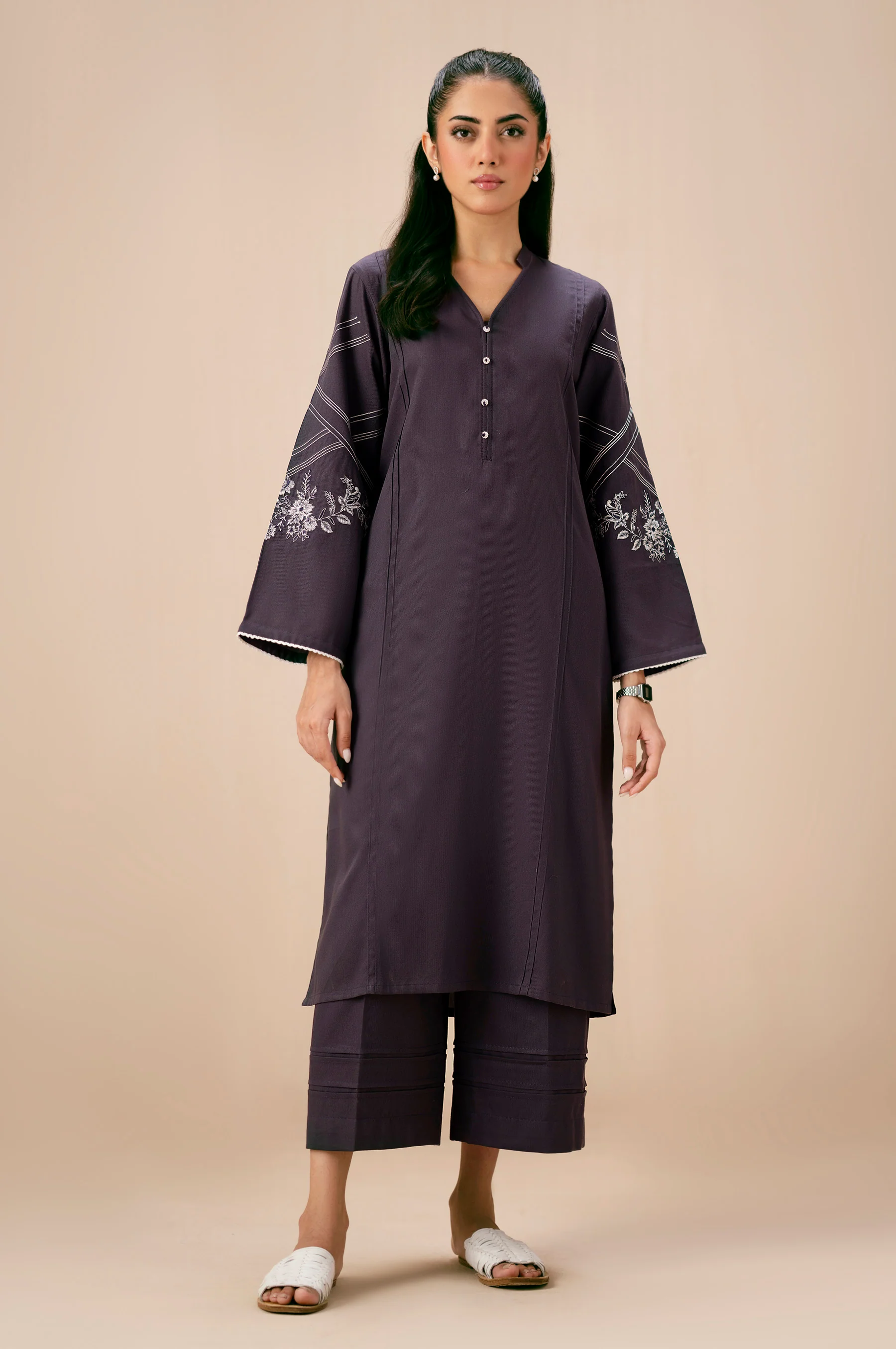 EMBROIDERED SUIT - Image 2