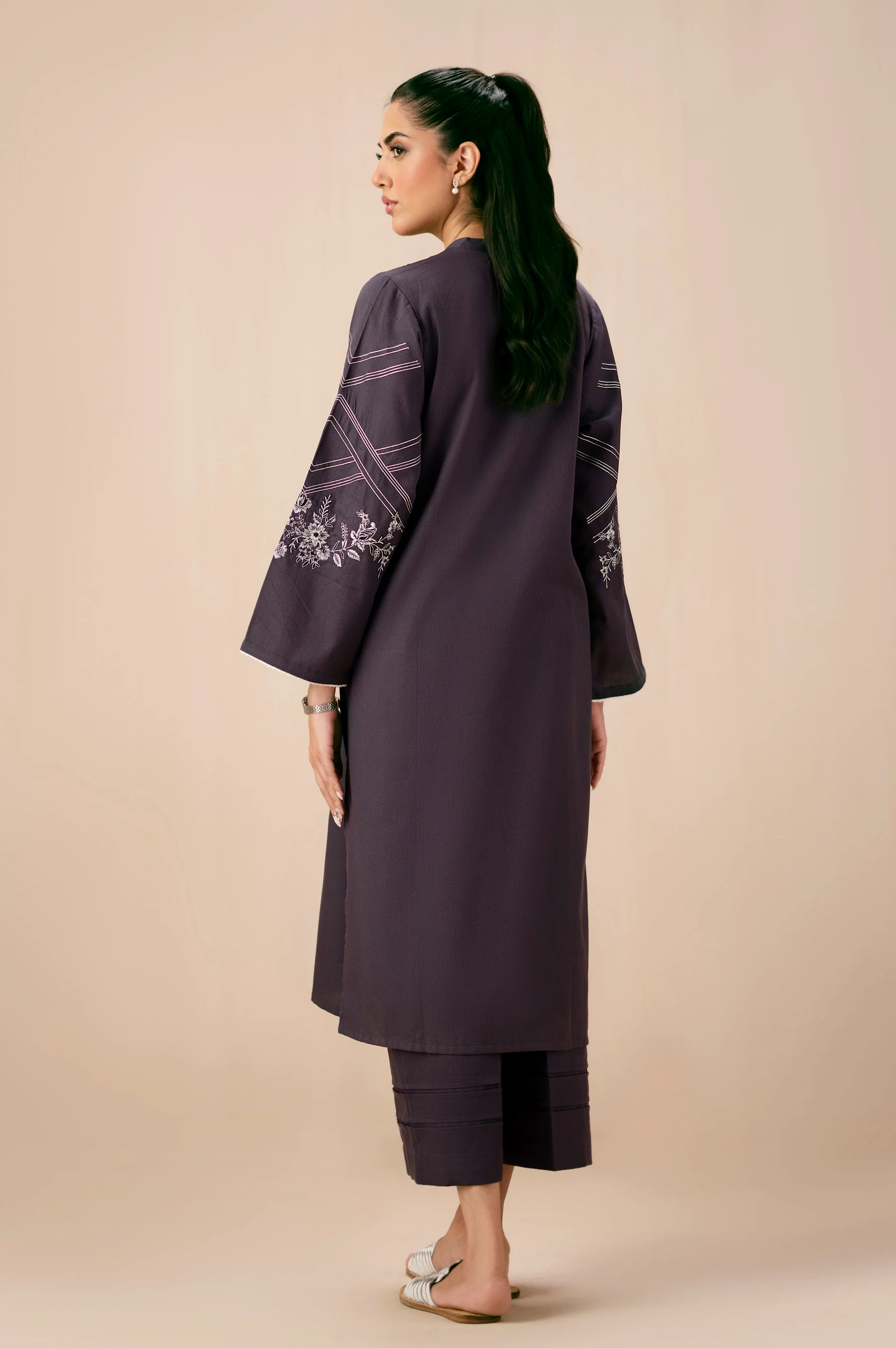 EMBROIDERED SUIT - Image 4