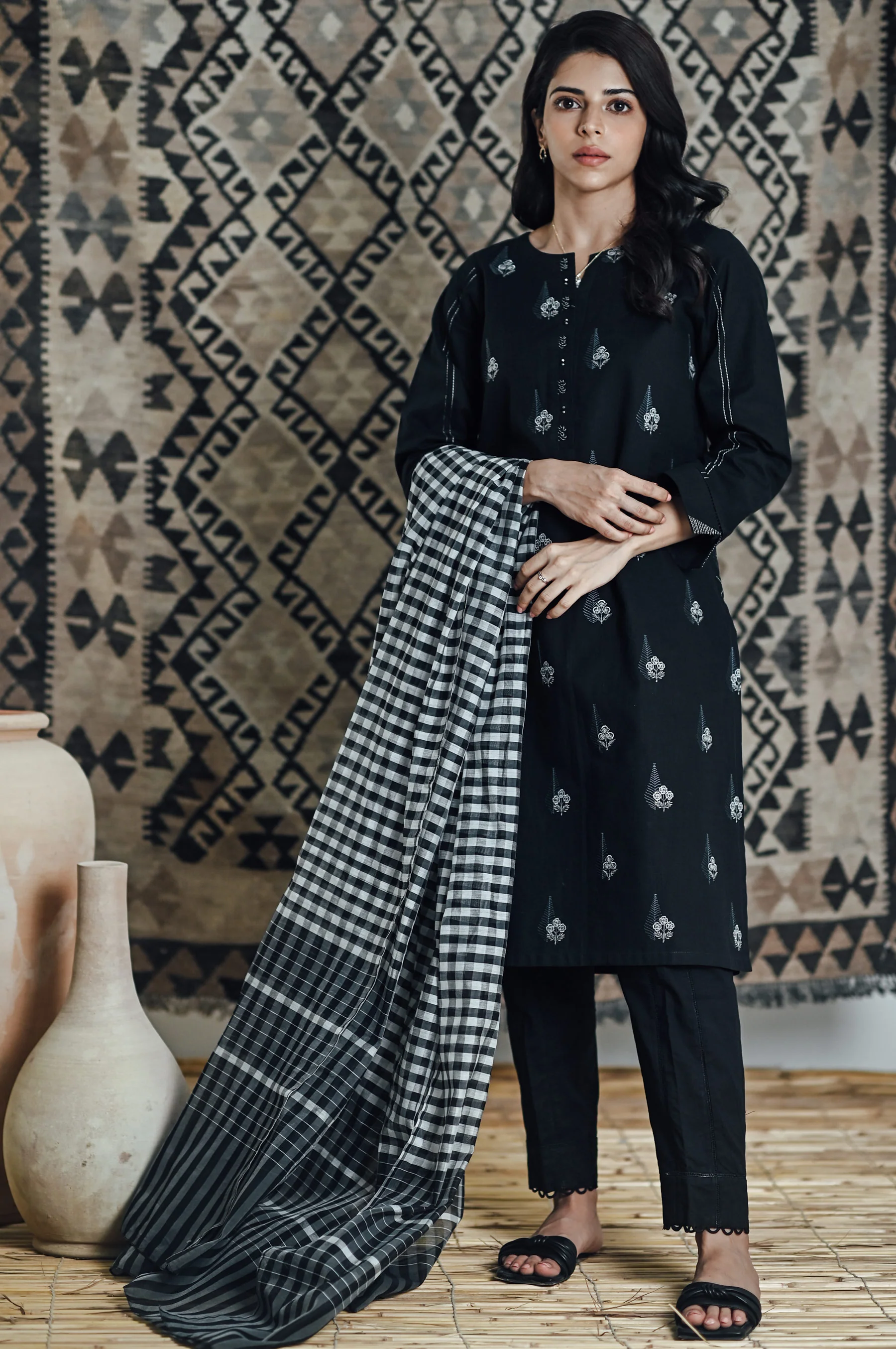 Stitched 2 Piece Embroidered Cotton Slub Suit - Image 2
