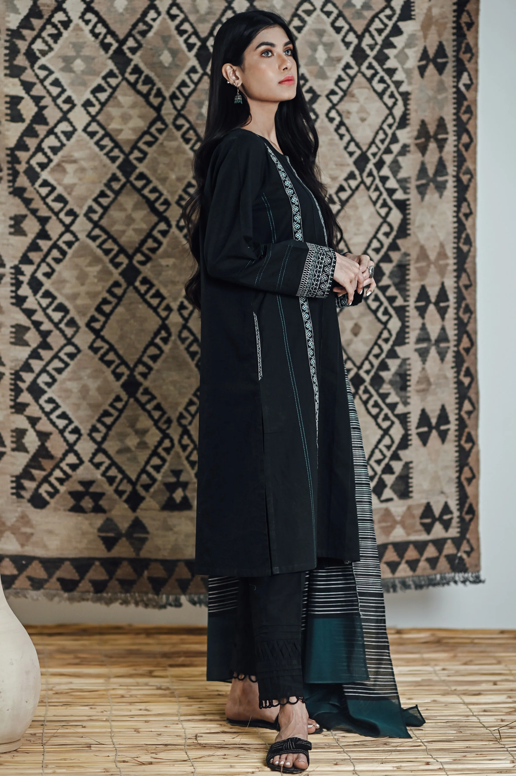 Stitched 2 Piece Embroidered Cotton Slub Suit - Image 5