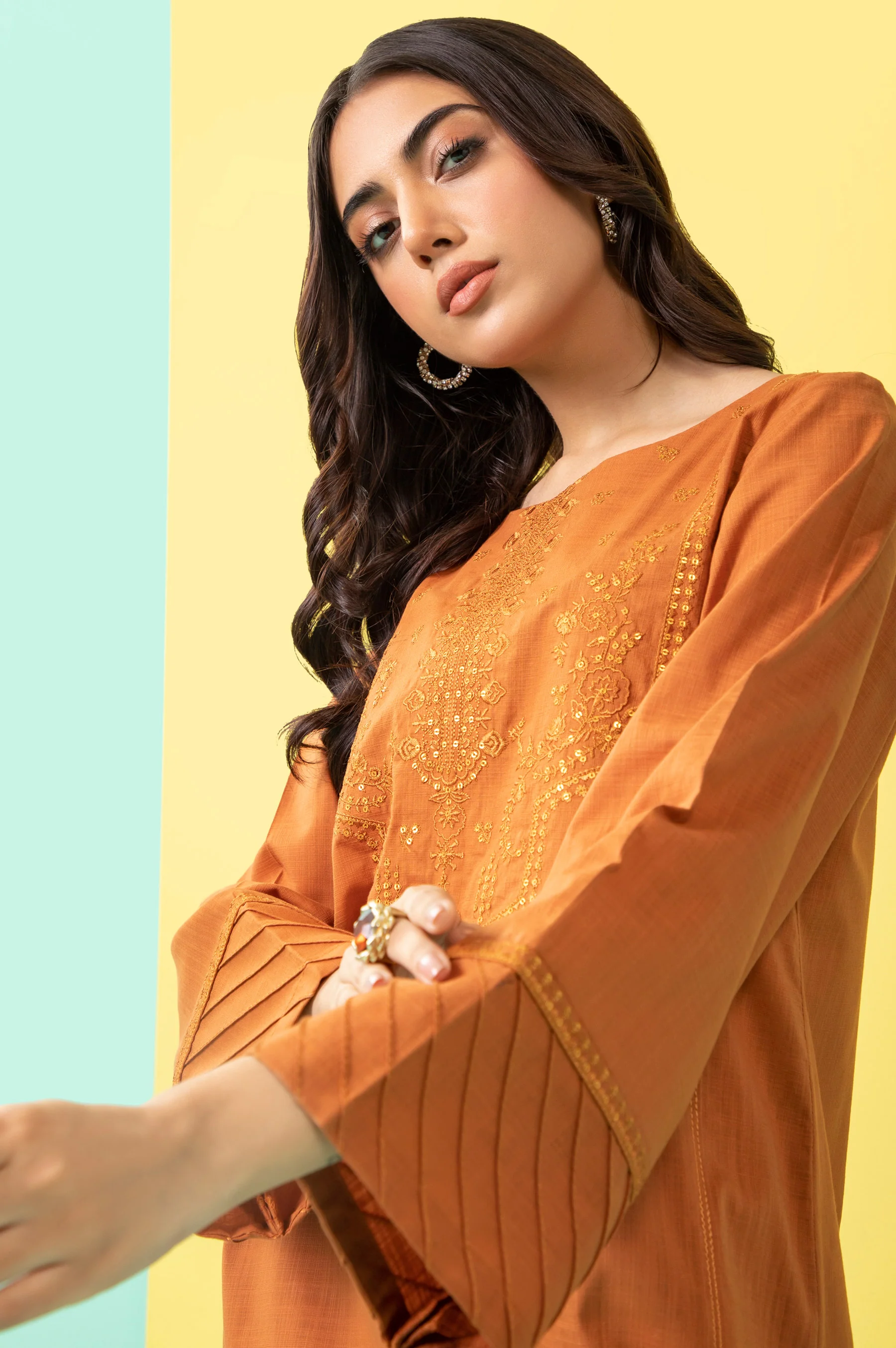 Stitched 2 Piece Embroidered Cotton Slub Suit - Image 4