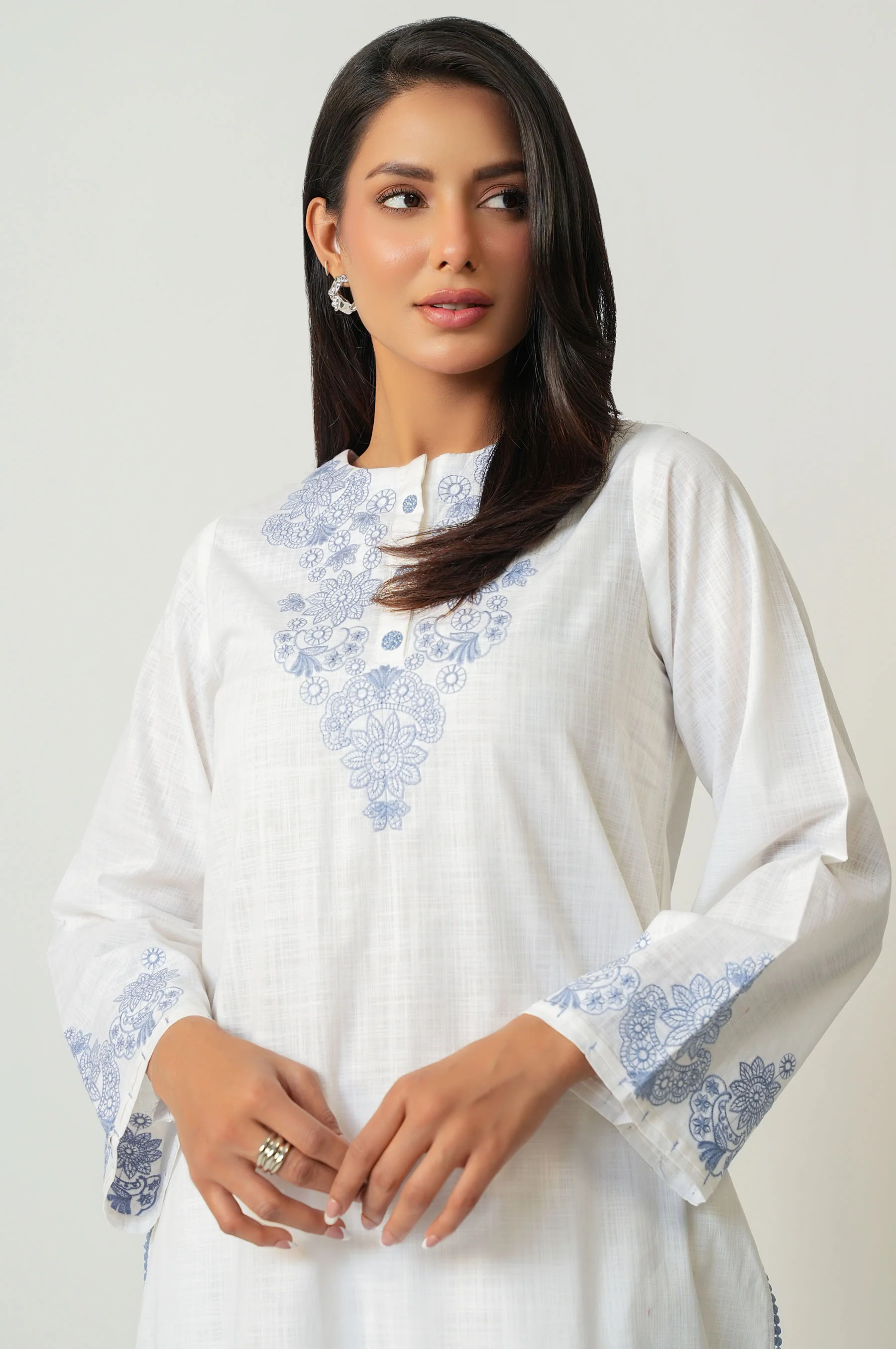 EMBROIDERED SUIT - Image 5