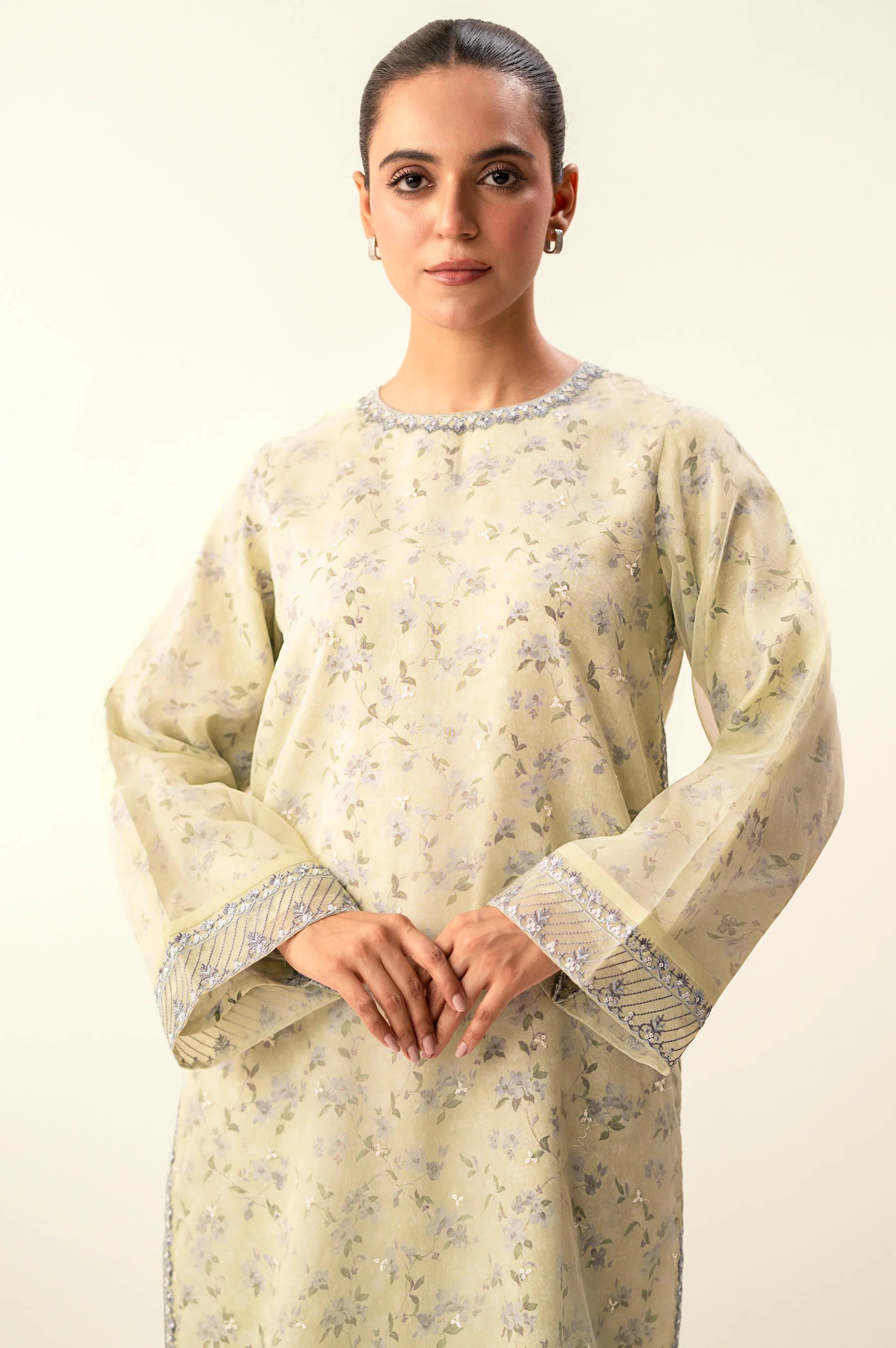 EMBROIDERED SUIT - Image 2