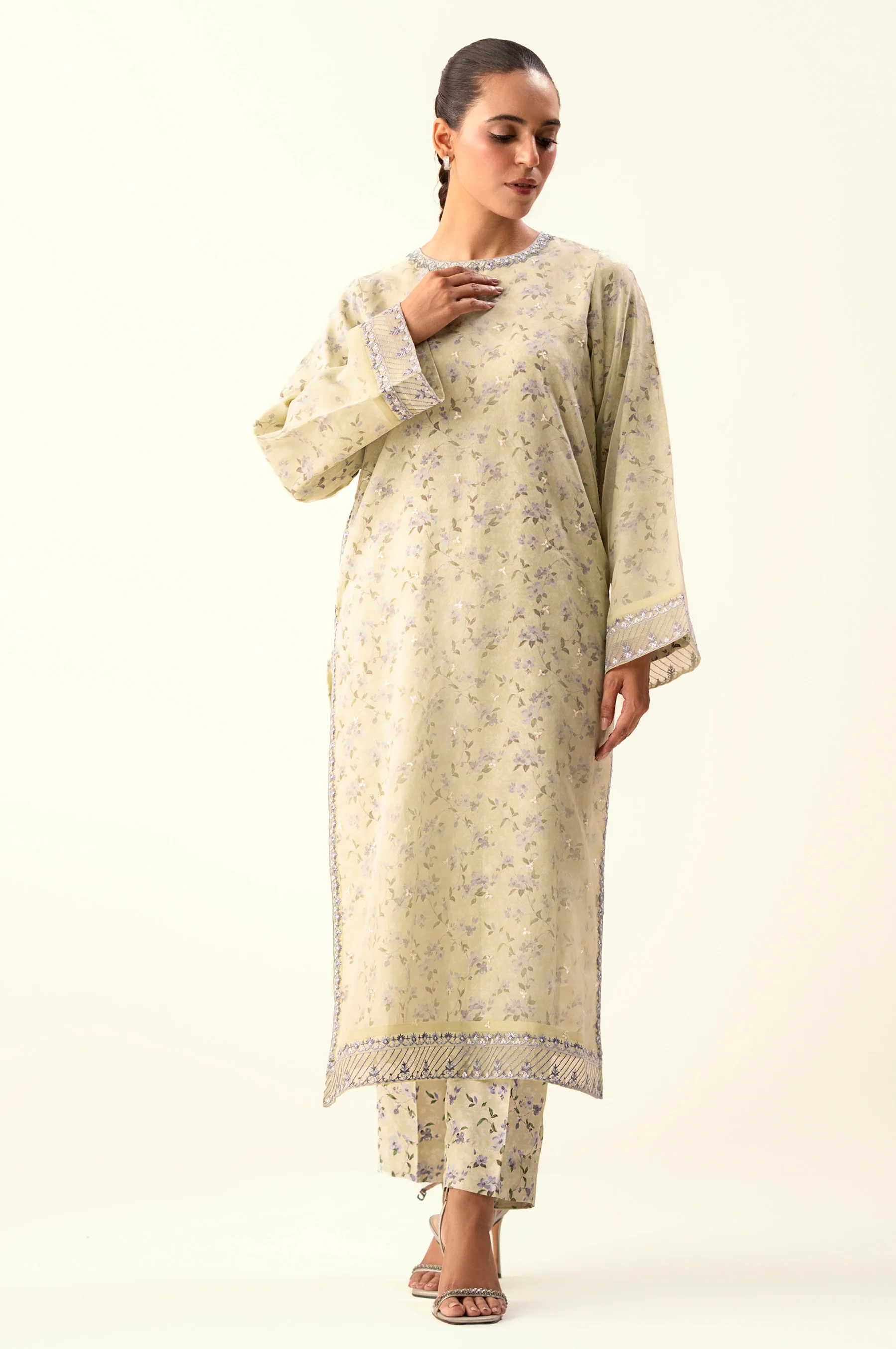 EMBROIDERED SUIT - Image 5