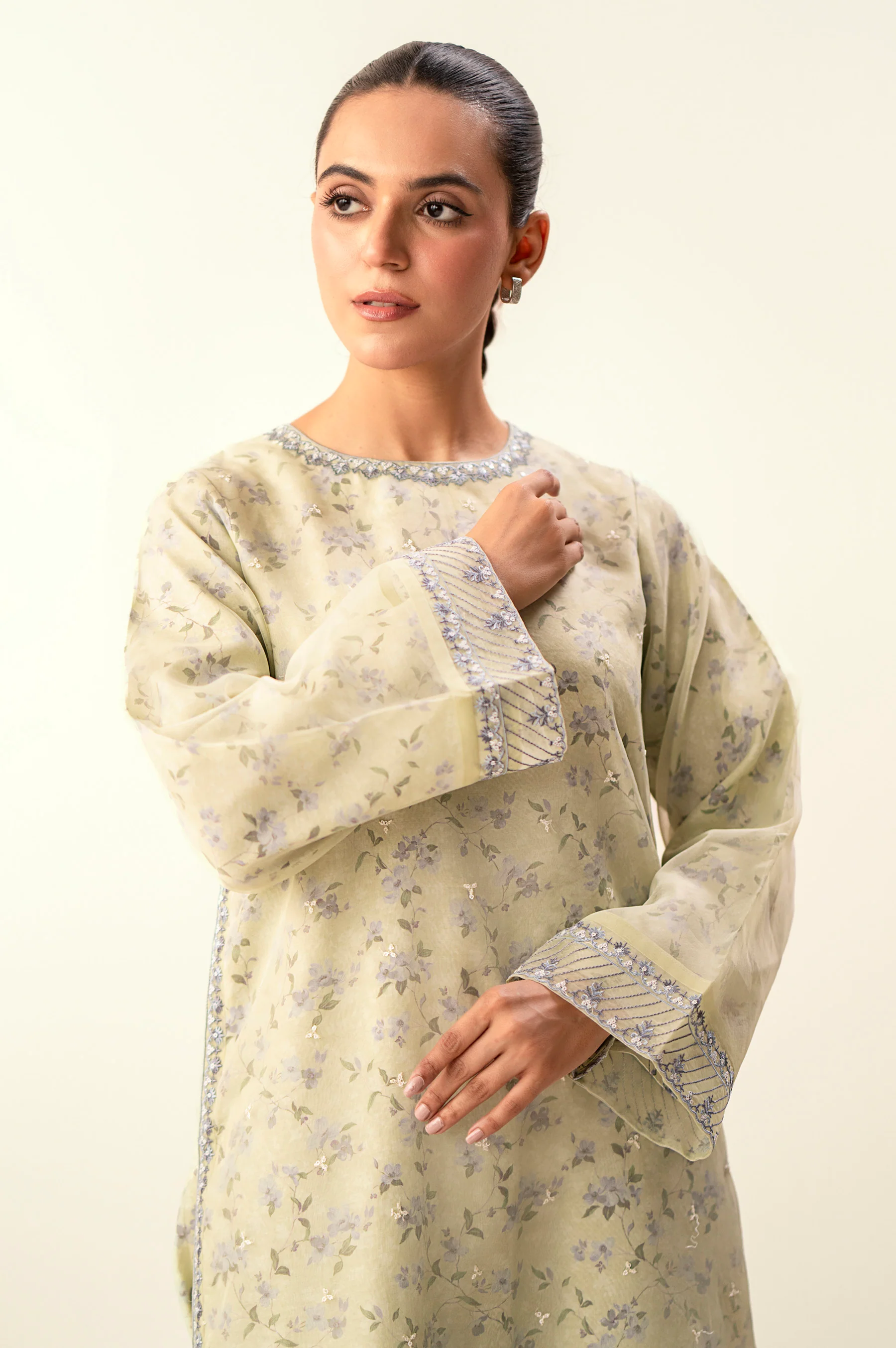 EMBROIDERED SUIT - Image 6