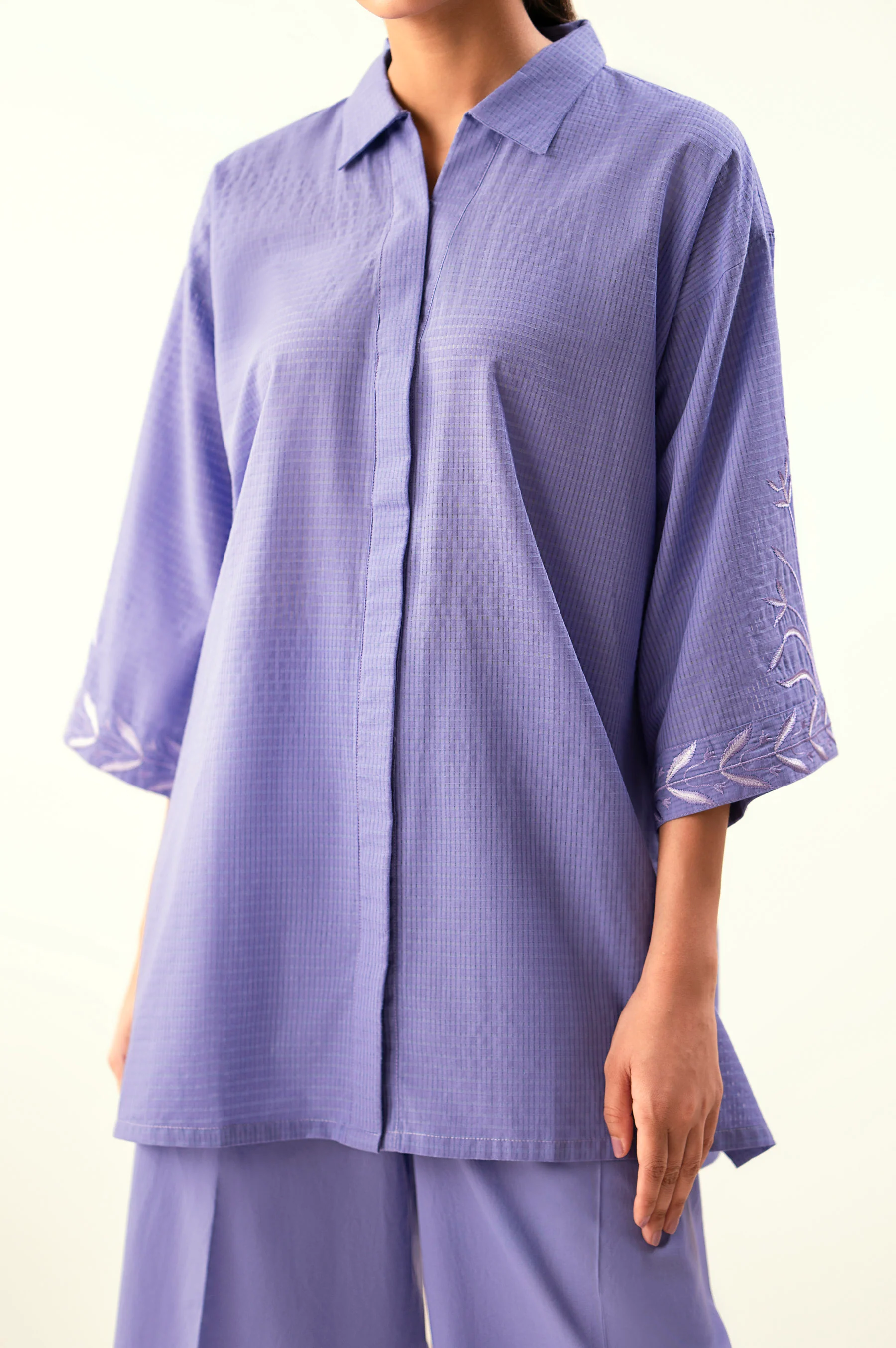 STITCHED EMBROIDERED SHIRT BOTTOM - Image 3