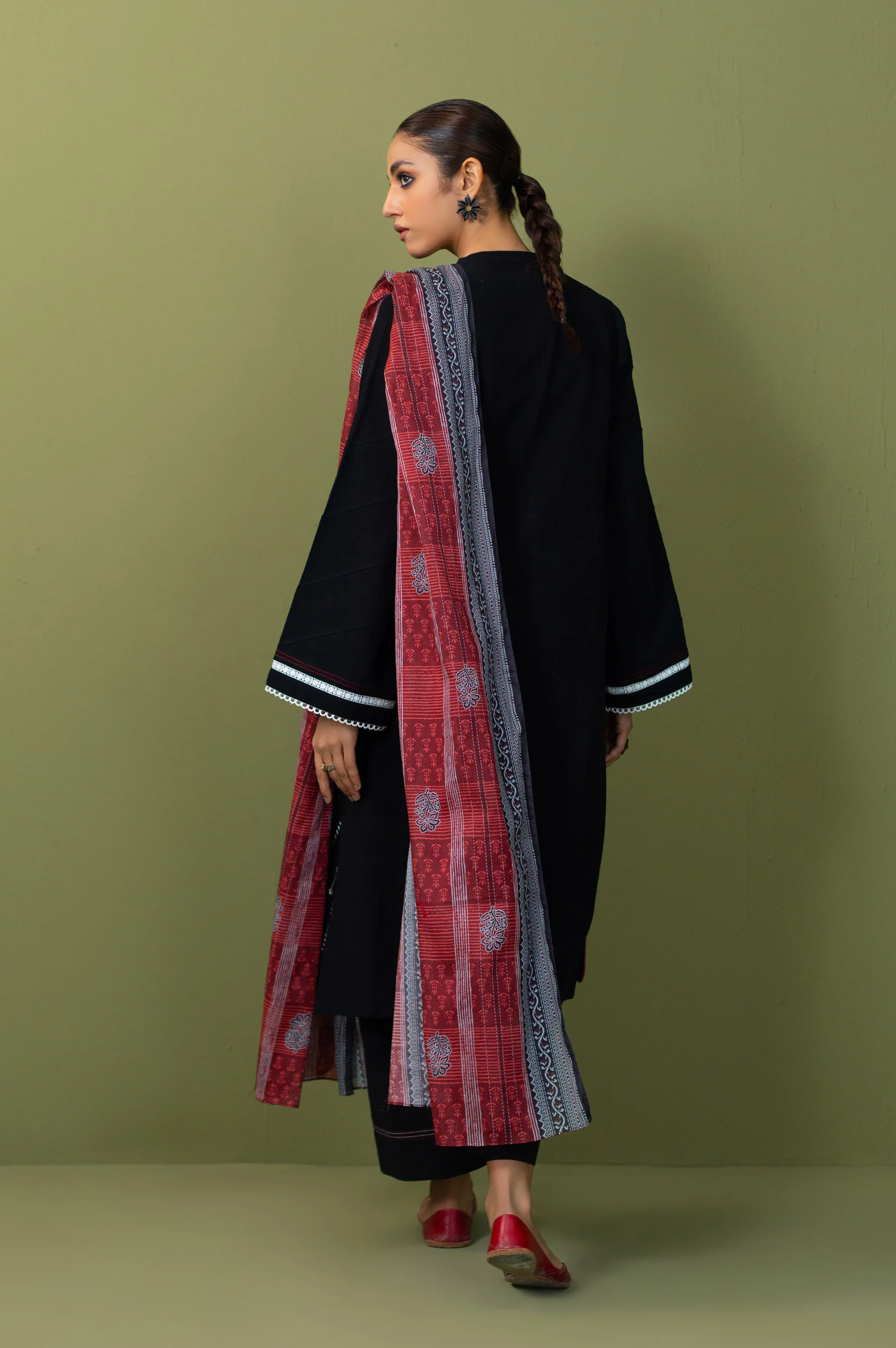 Stitched 2 Piece Dyed Embroidered Khaddar Suit - Image 3