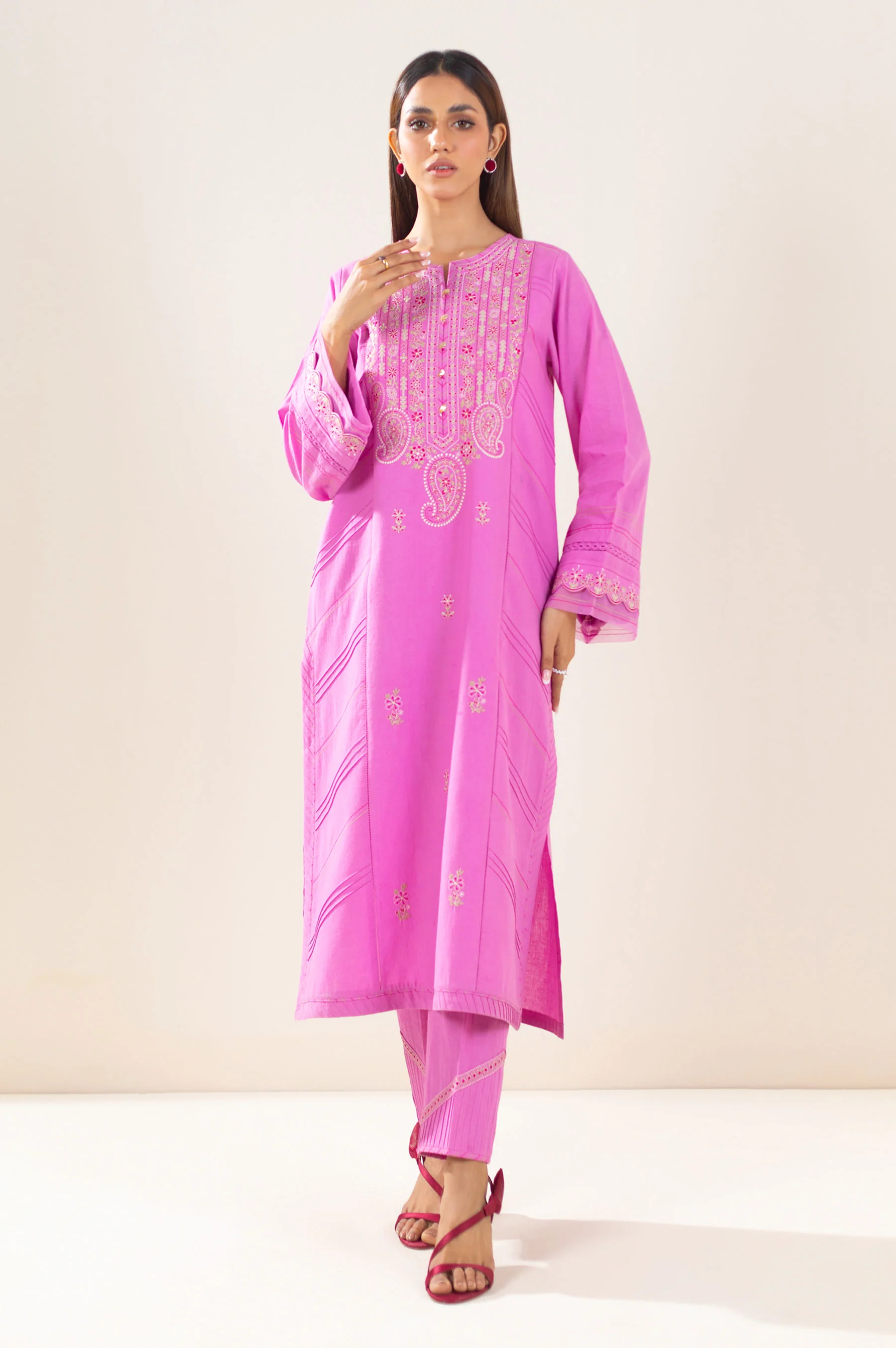 EMBROIDERED SUIT