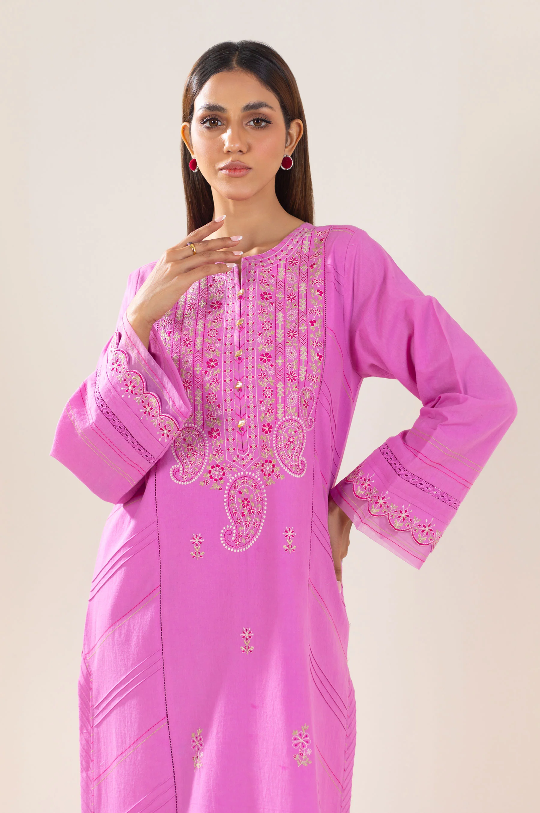 EMBROIDERED SUIT - Image 4