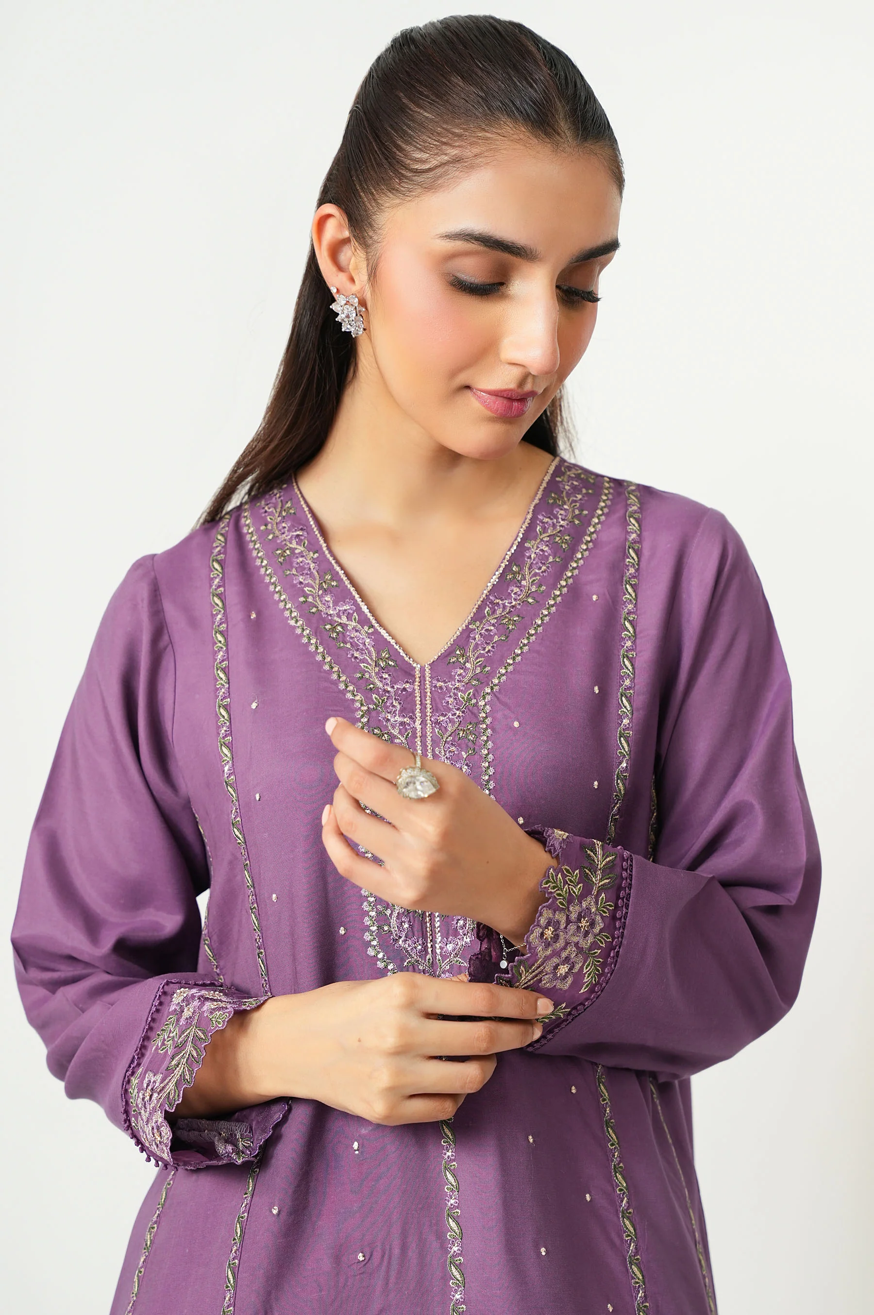 Stitched 2 Piece Embroidered Oak Silk Suit - Image 3