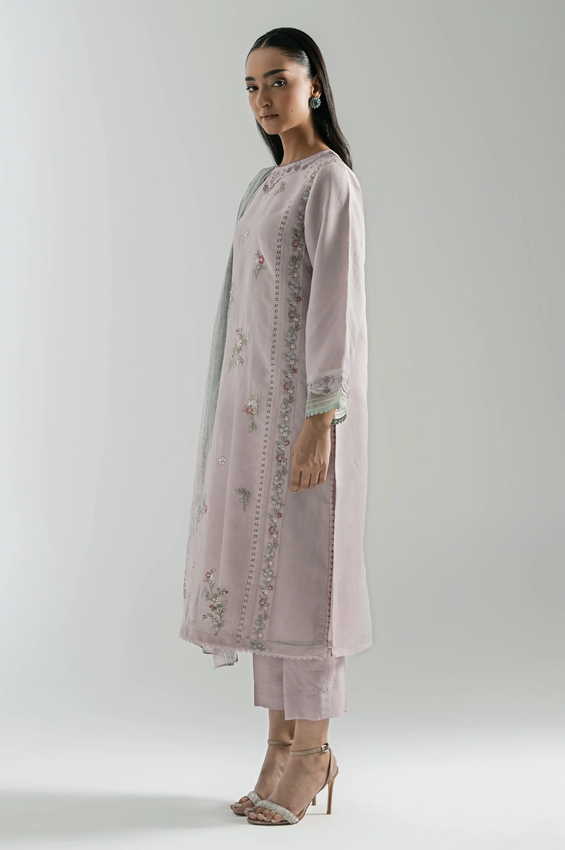 EMBROIDERED ORGANZA STITCHED SHIRT BOTTOM - Image 3
