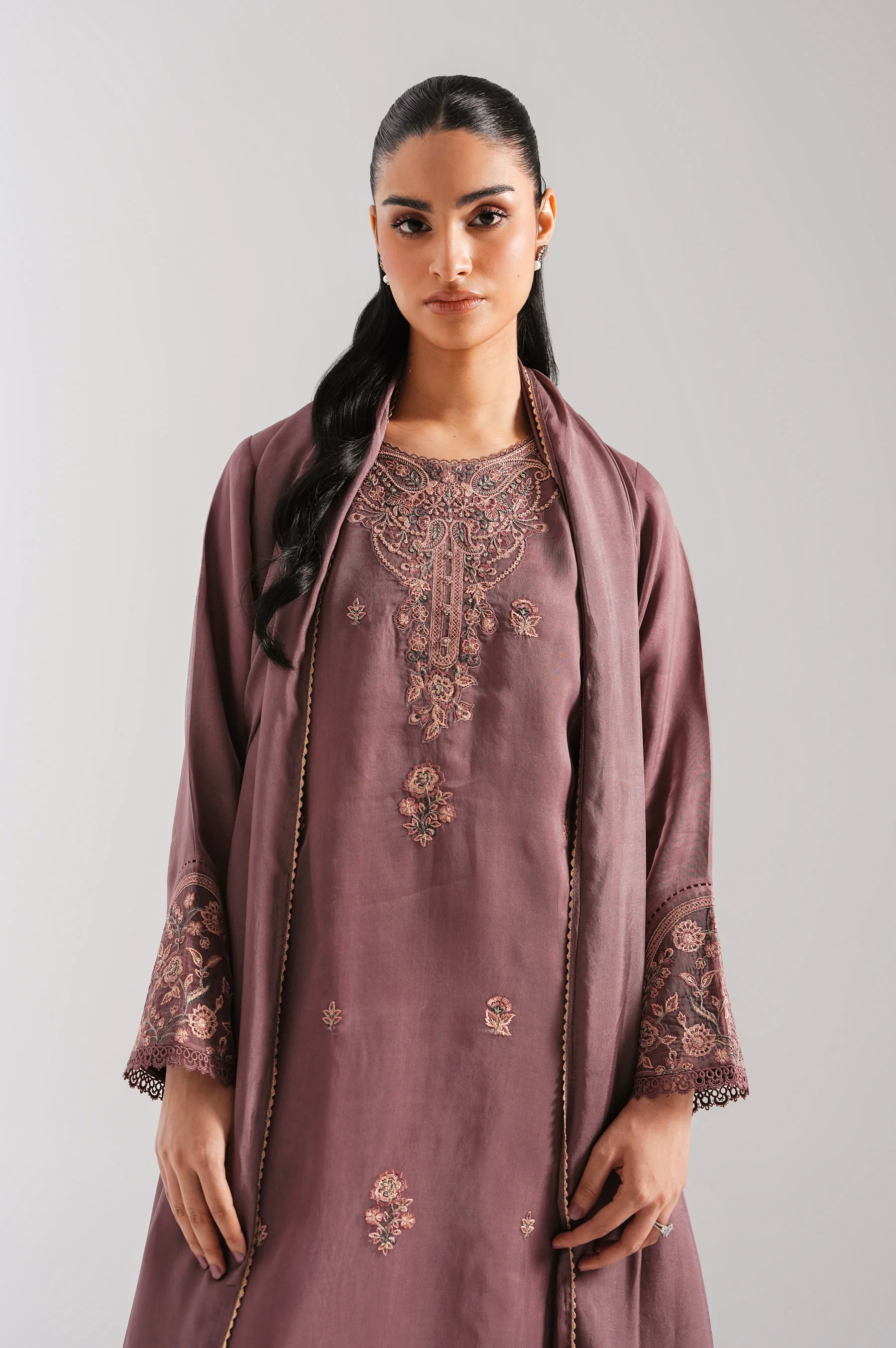 EMBROIDERED ORGANZA STITCHED SHIRT BOTTOM - Image 4