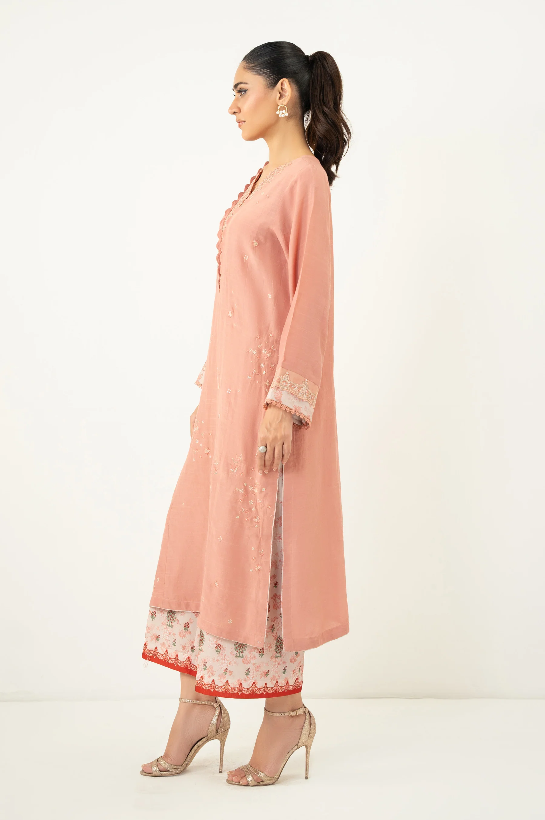 EMBROIDERED SUIT - Image 3