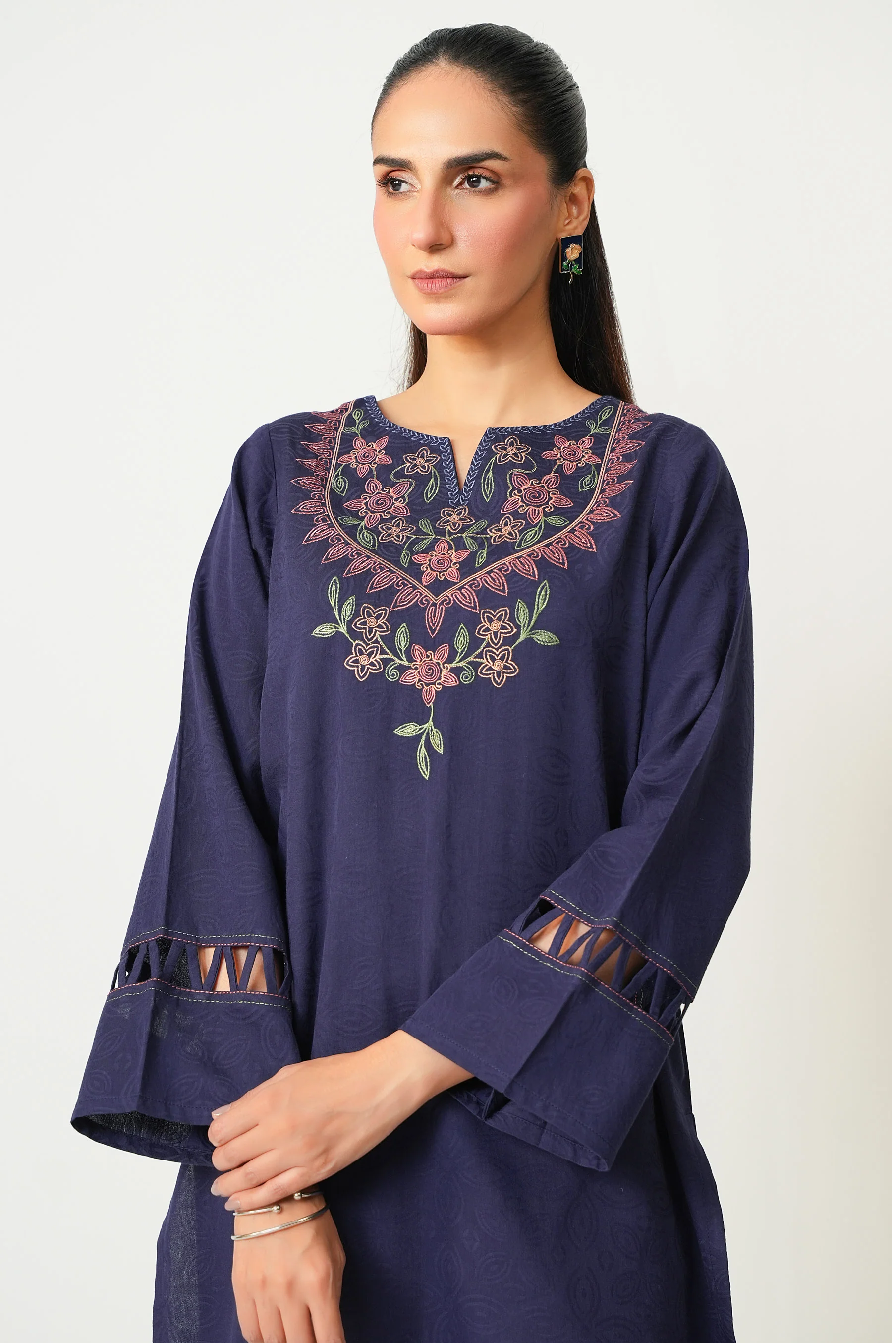 EMBROIDERED SUIT - Image 2
