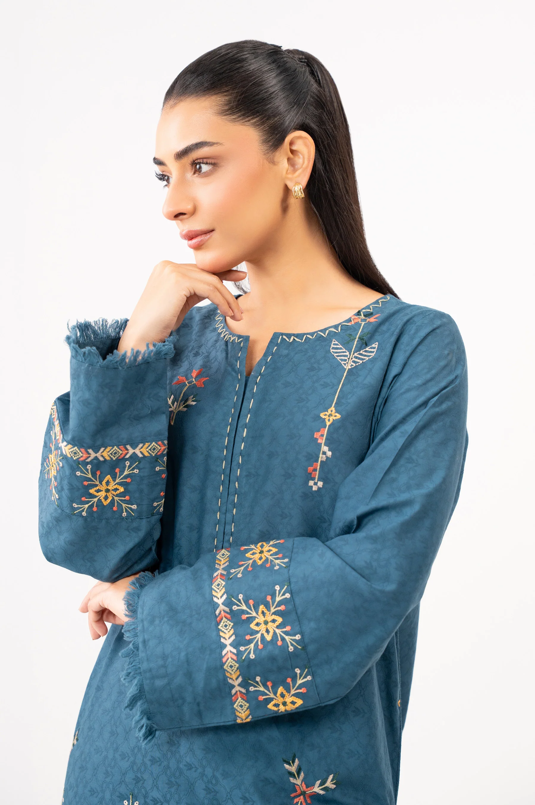 EMBROIDERED SUIT - Image 3
