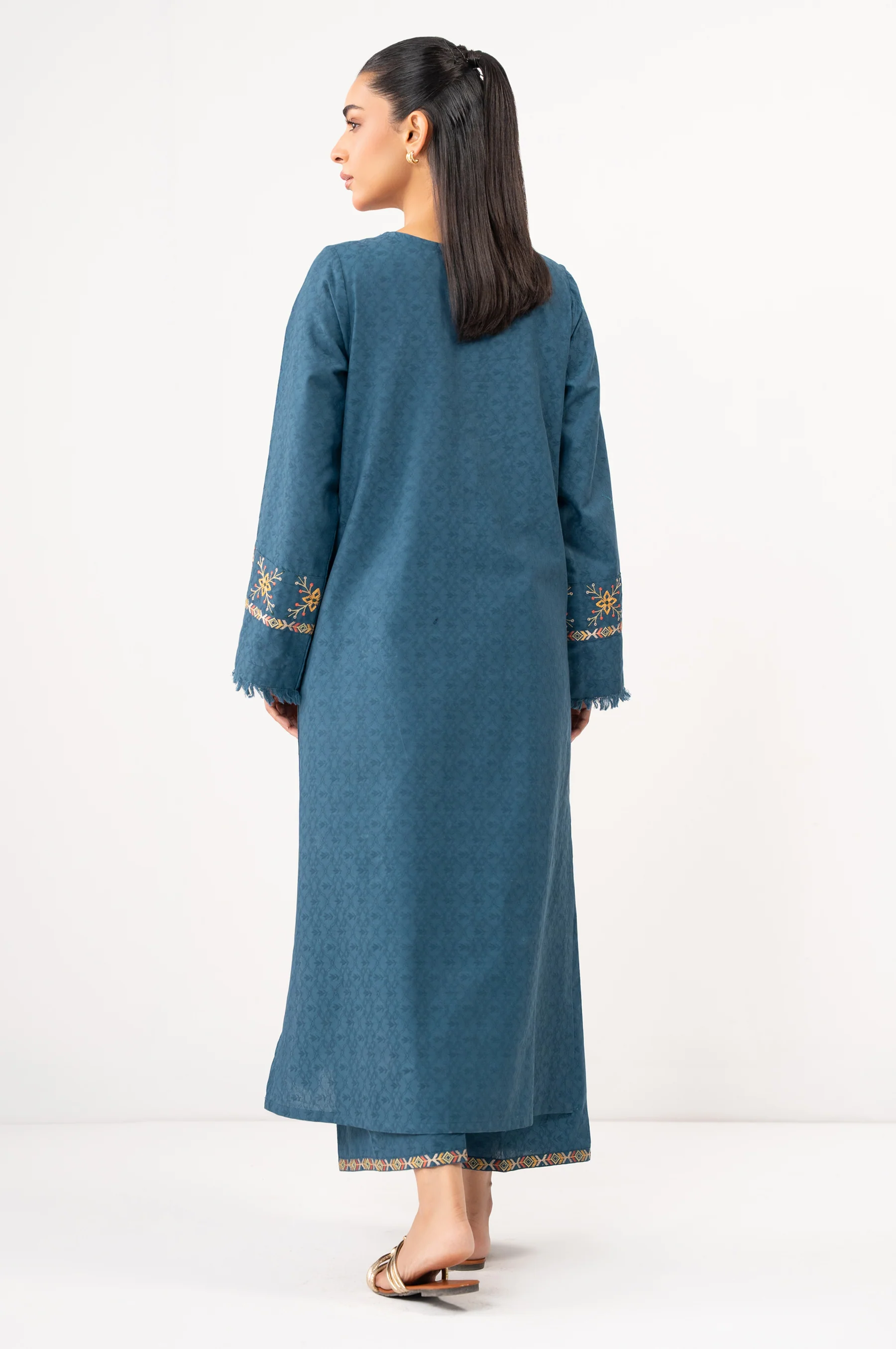 EMBROIDERED SUIT - Image 5