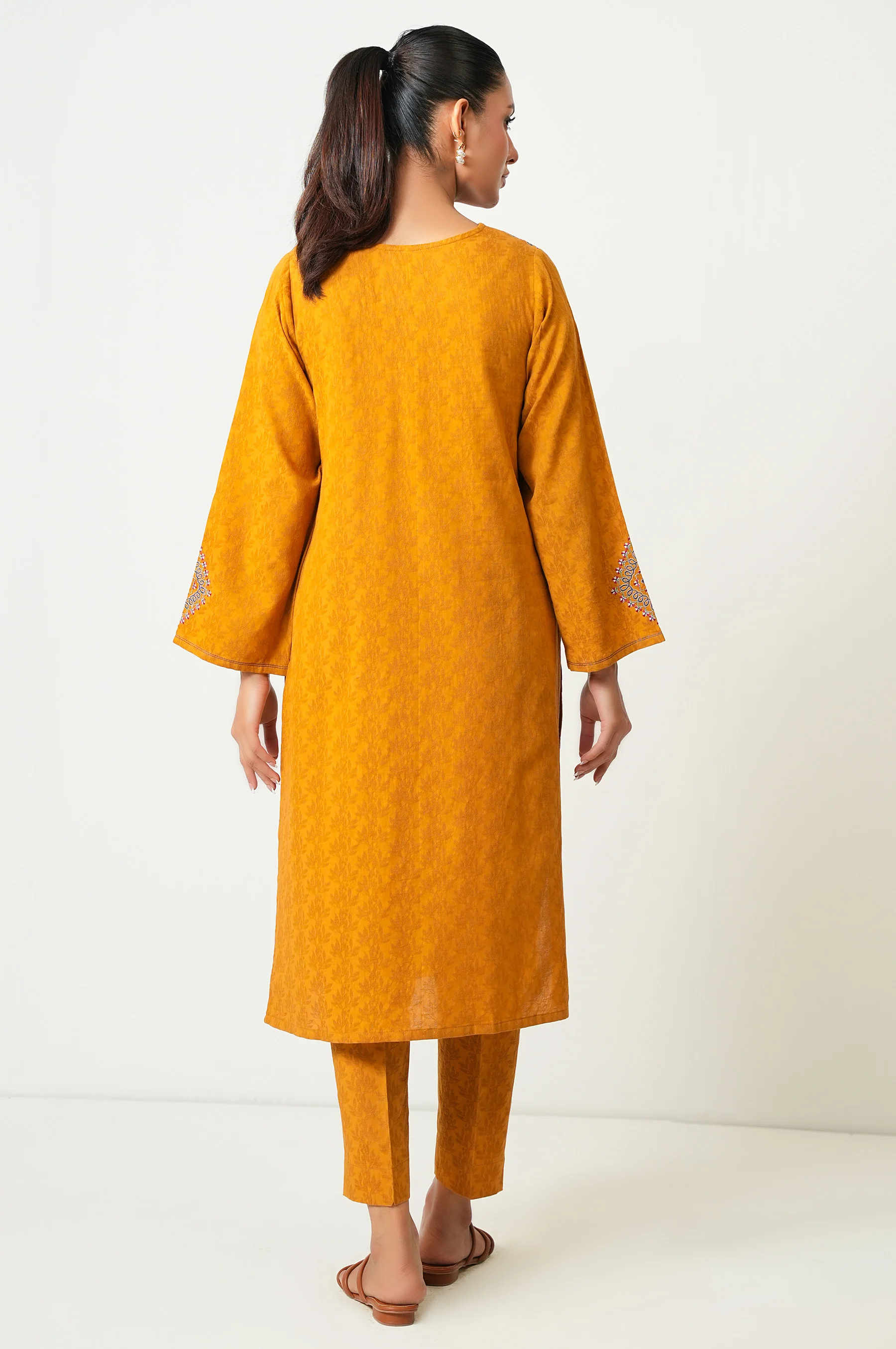 EMBROIDERED SUIT - Image 4