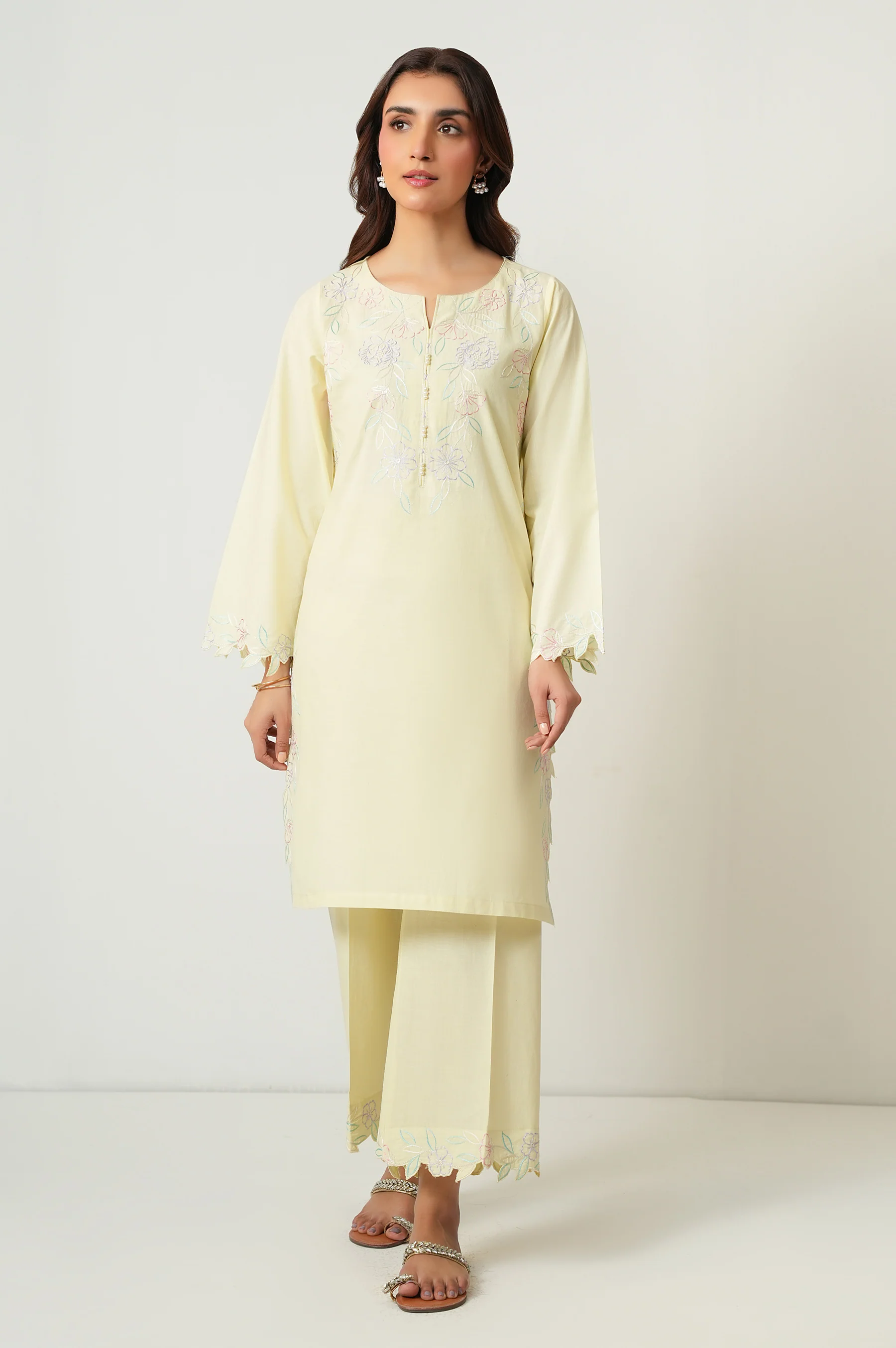 STITCHED EMBROIDERED SLUB LAWN SHIRT BOTTOM - Image 3
