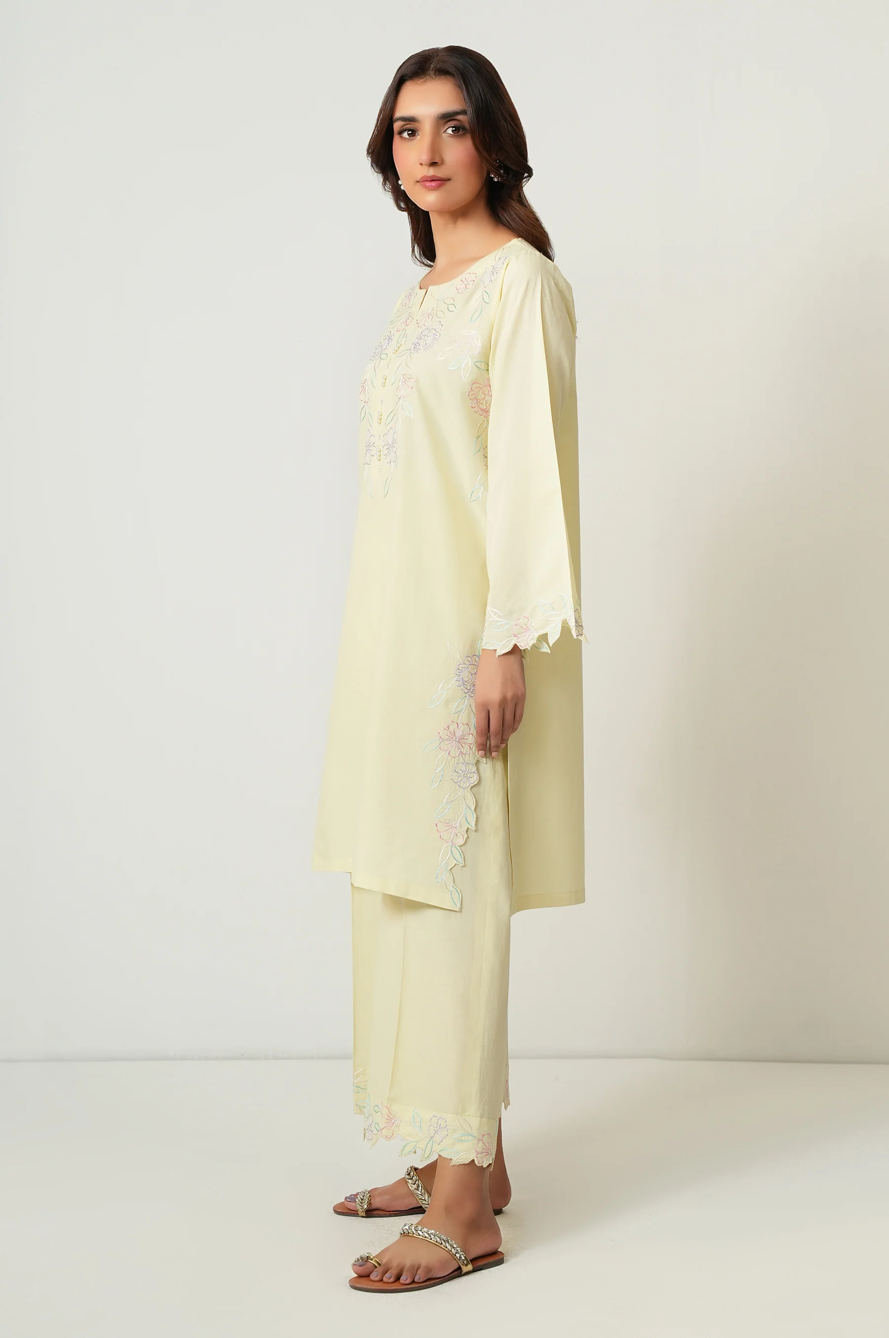 STITCHED EMBROIDERED SLUB LAWN SHIRT BOTTOM - Image 5
