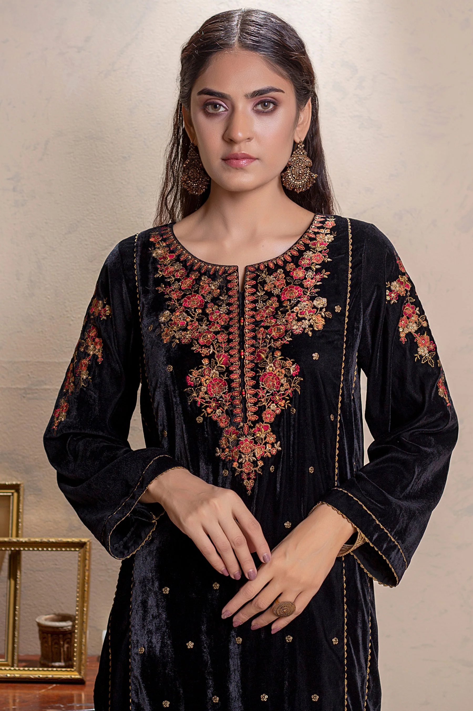 Stitched 2 Piece Velvet Embroidered Suit - Image 5