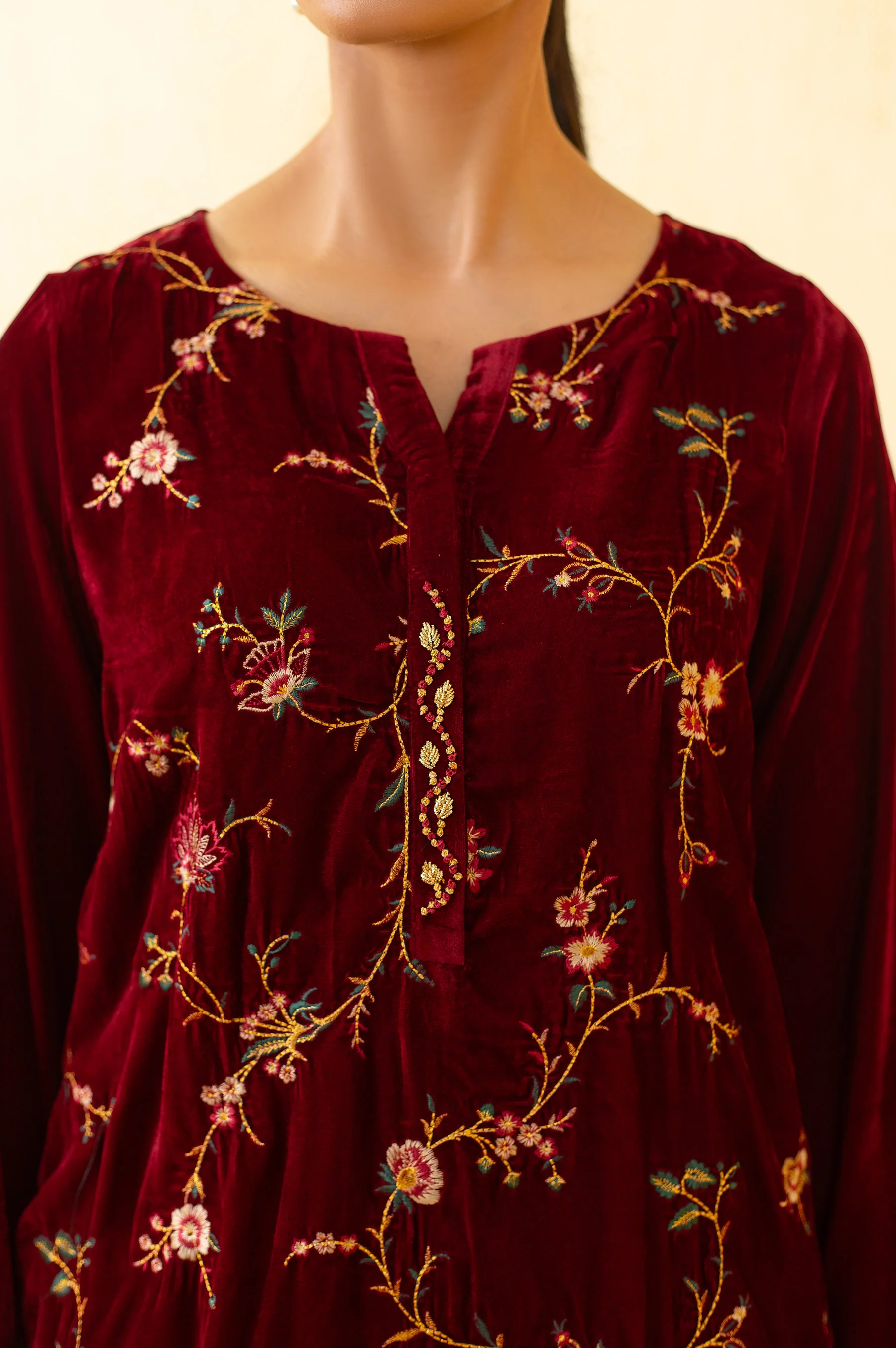 Stitched 2 Piece Embroidered Velvet Suit - Maroon - Image 4