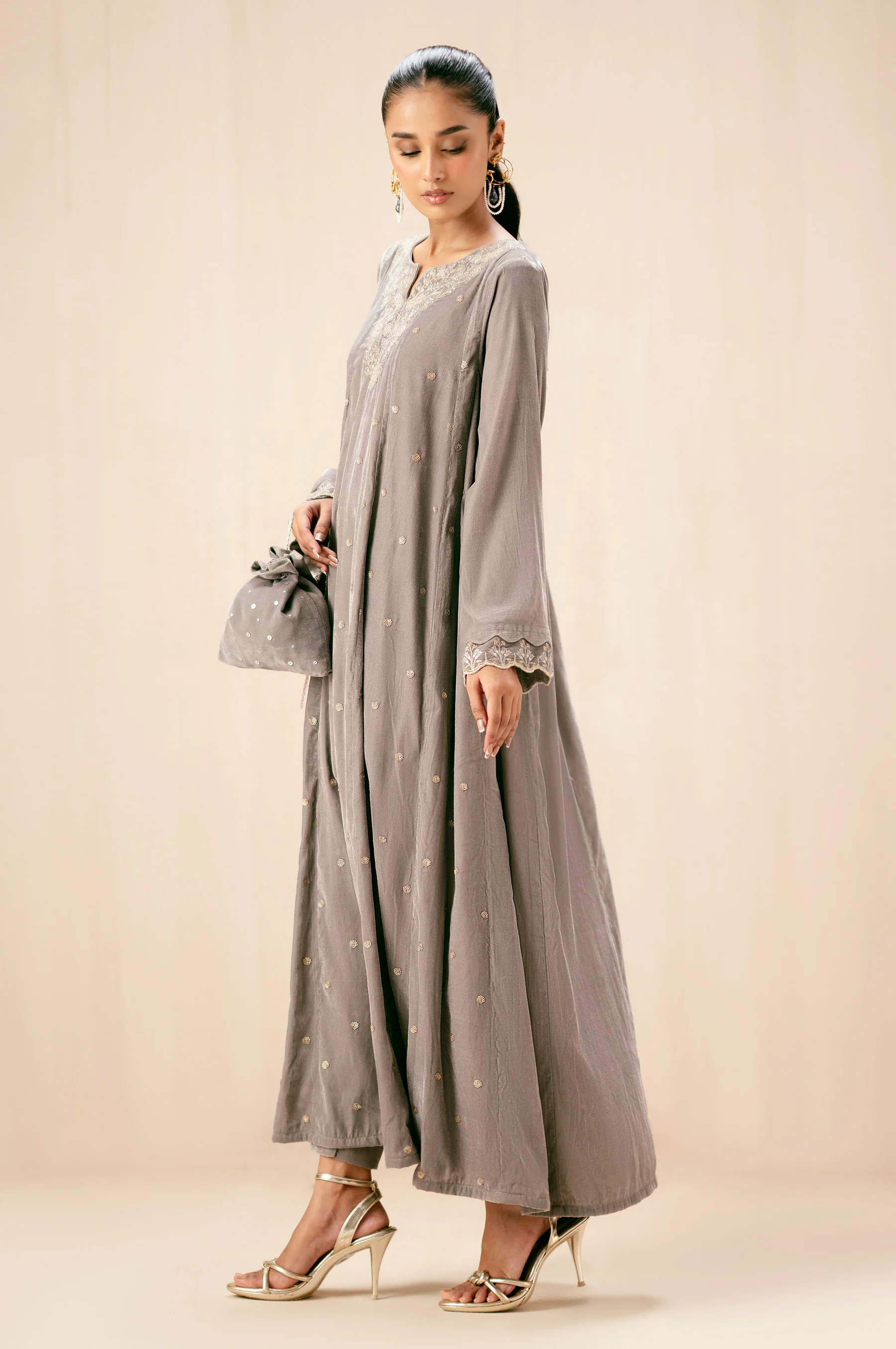 EMBROIDERED SUIT - Image 3